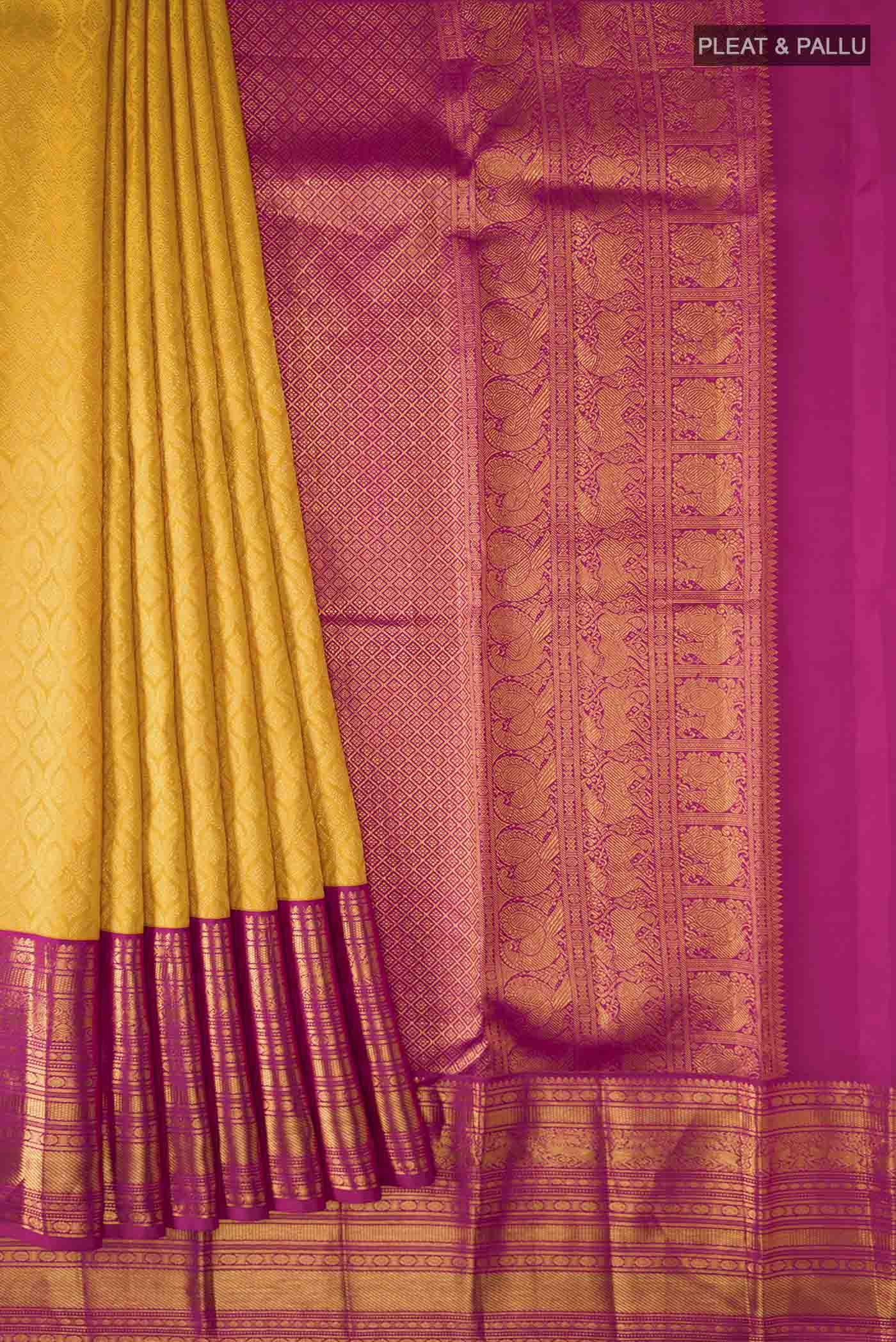 pleats pallu