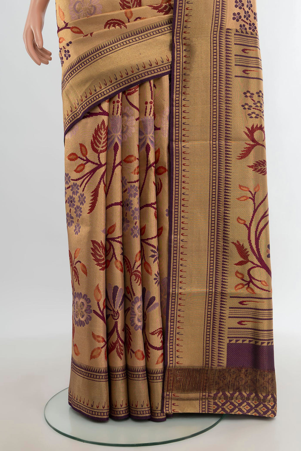 Pleats and pallu of Golden Kanchipuram Tissue Silk Saree with Zari Brocade on the body and Zari Border. 