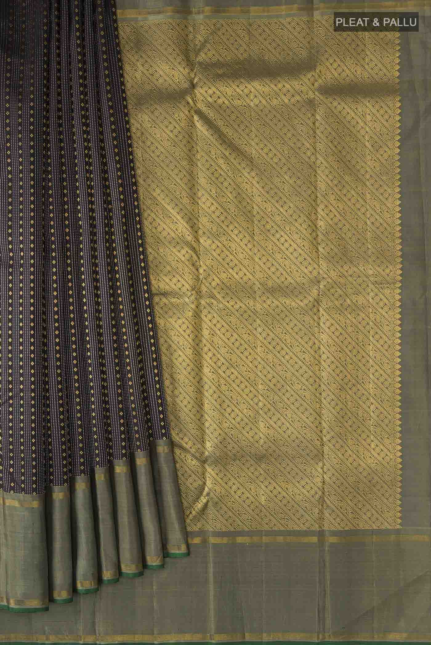pleats pallu