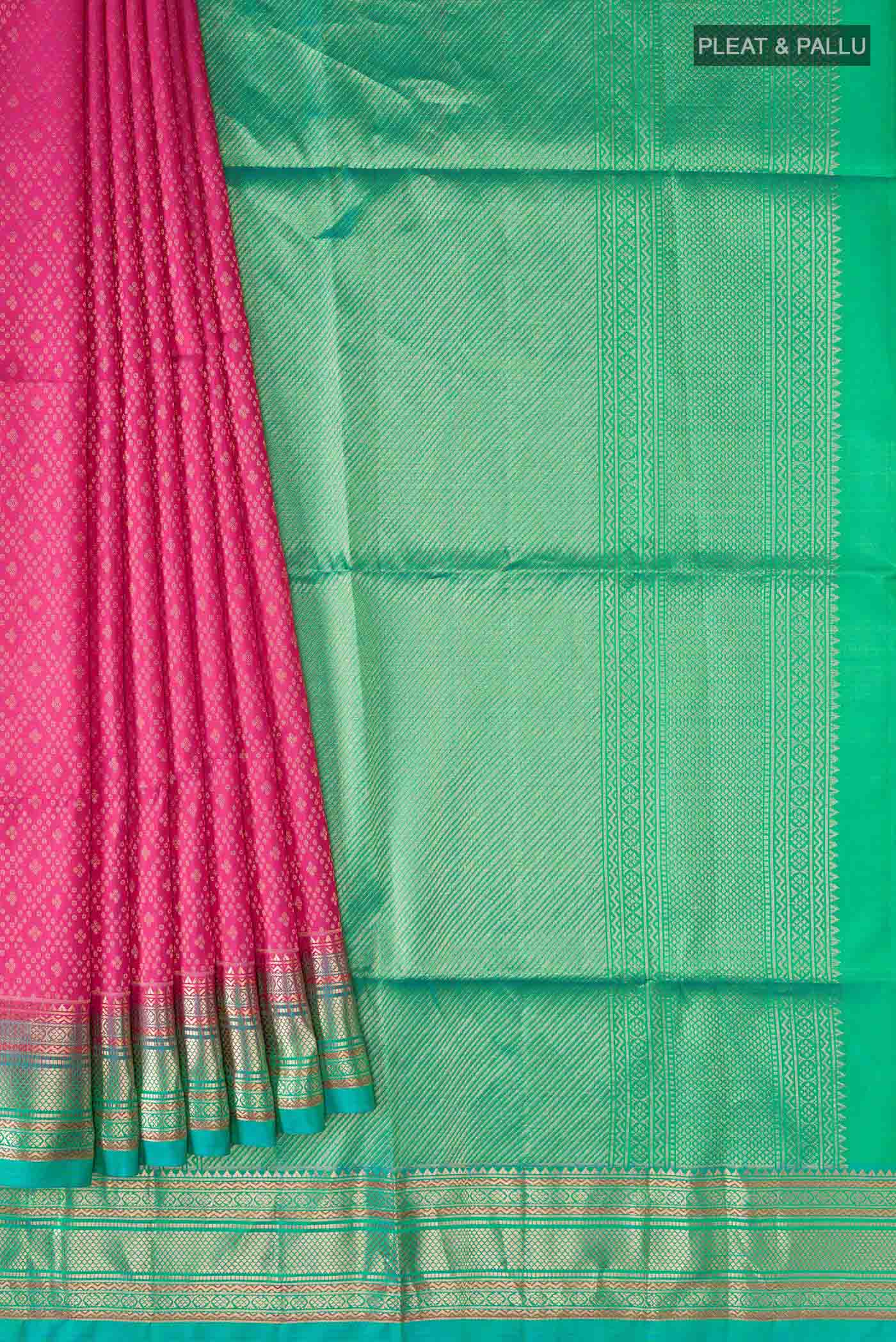 pleats pallu
