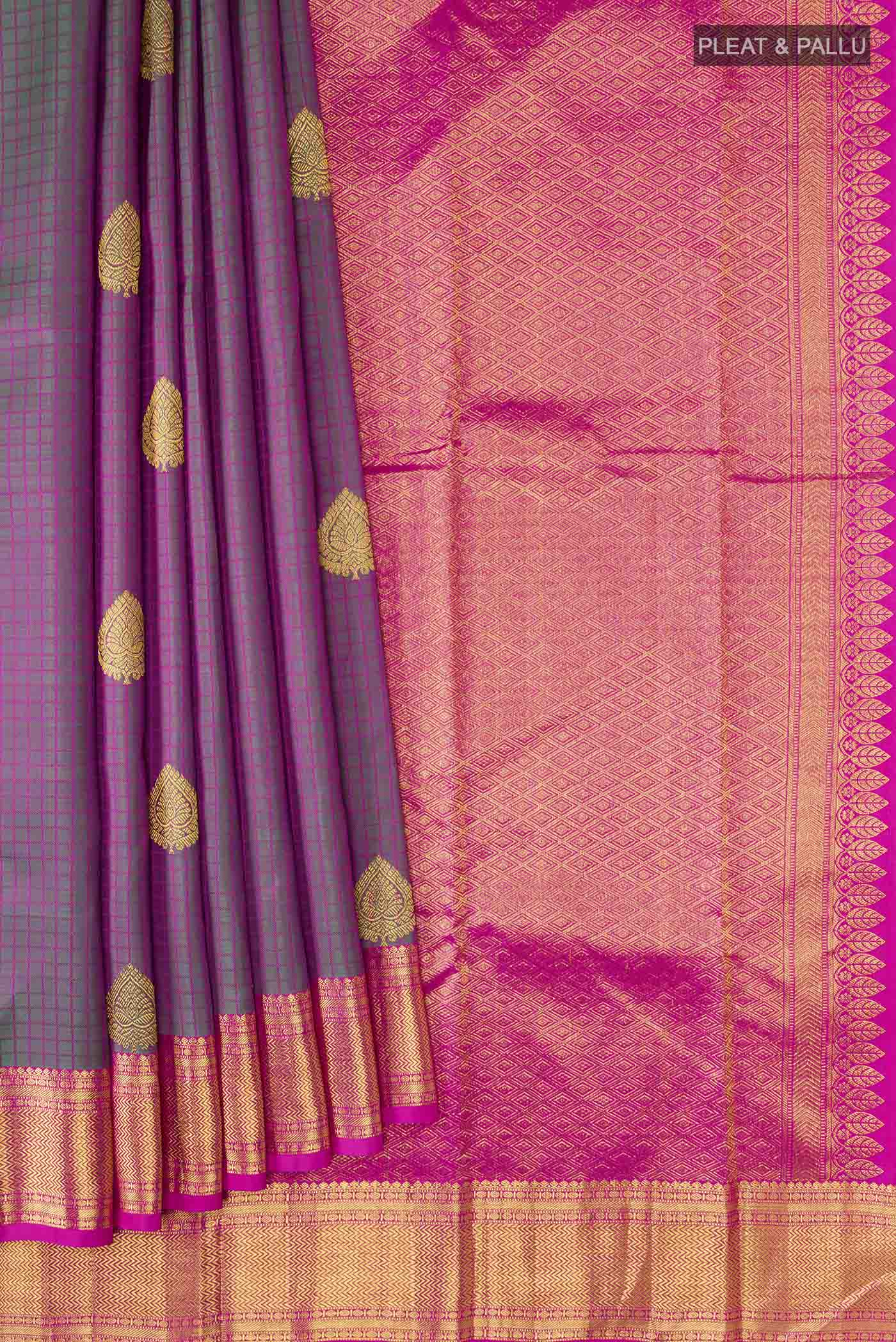 pleats pallu