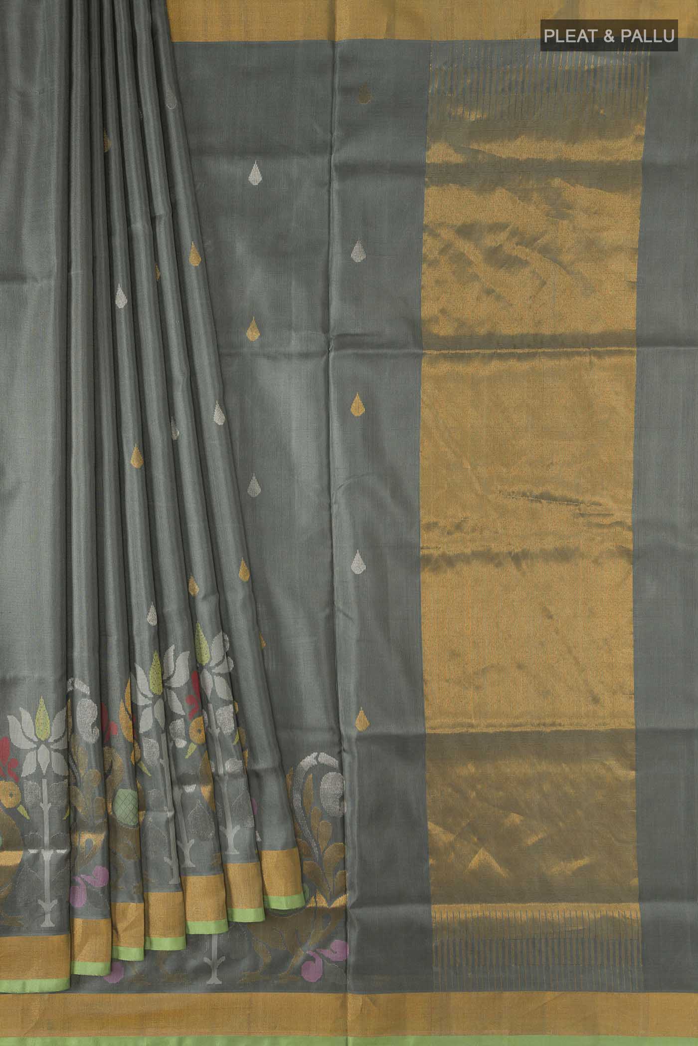 pleats pallu