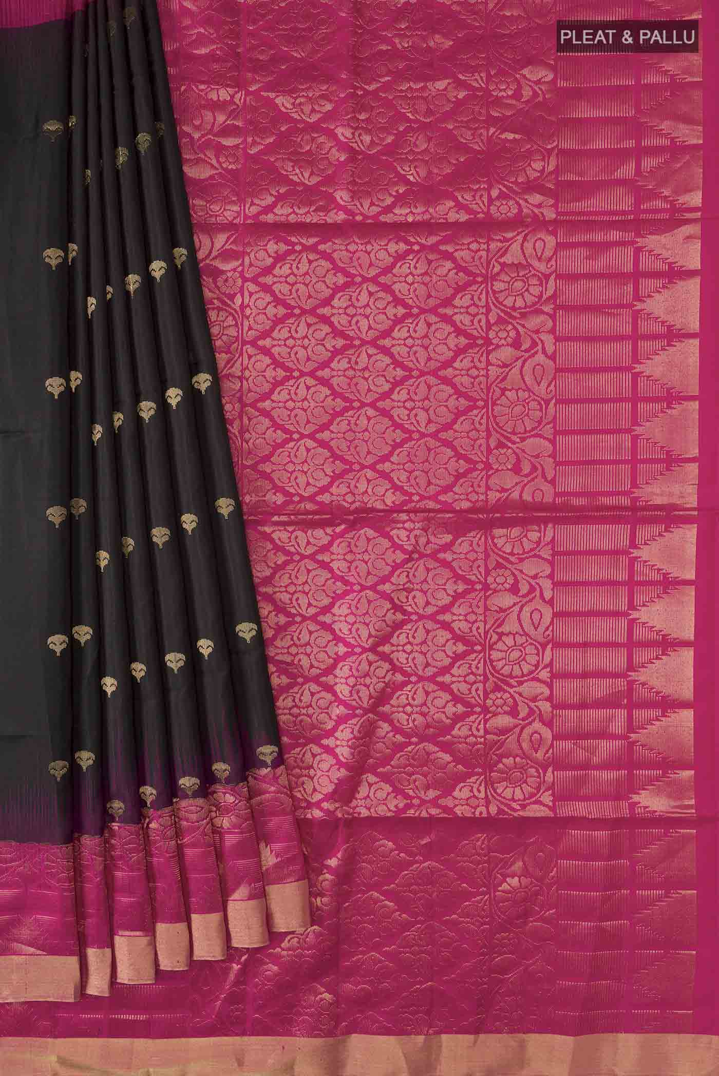 pleats pallu
