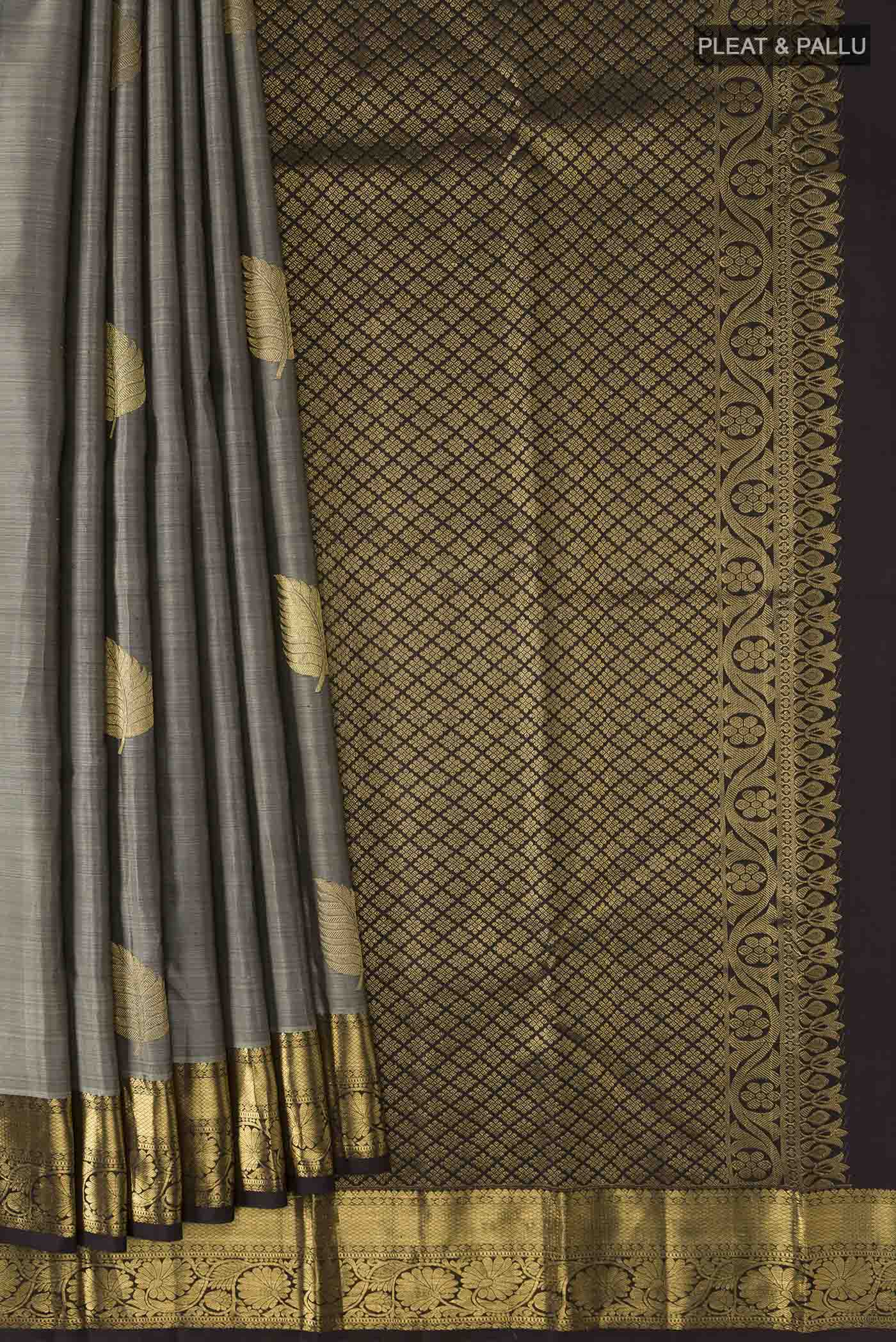 pleats pallu