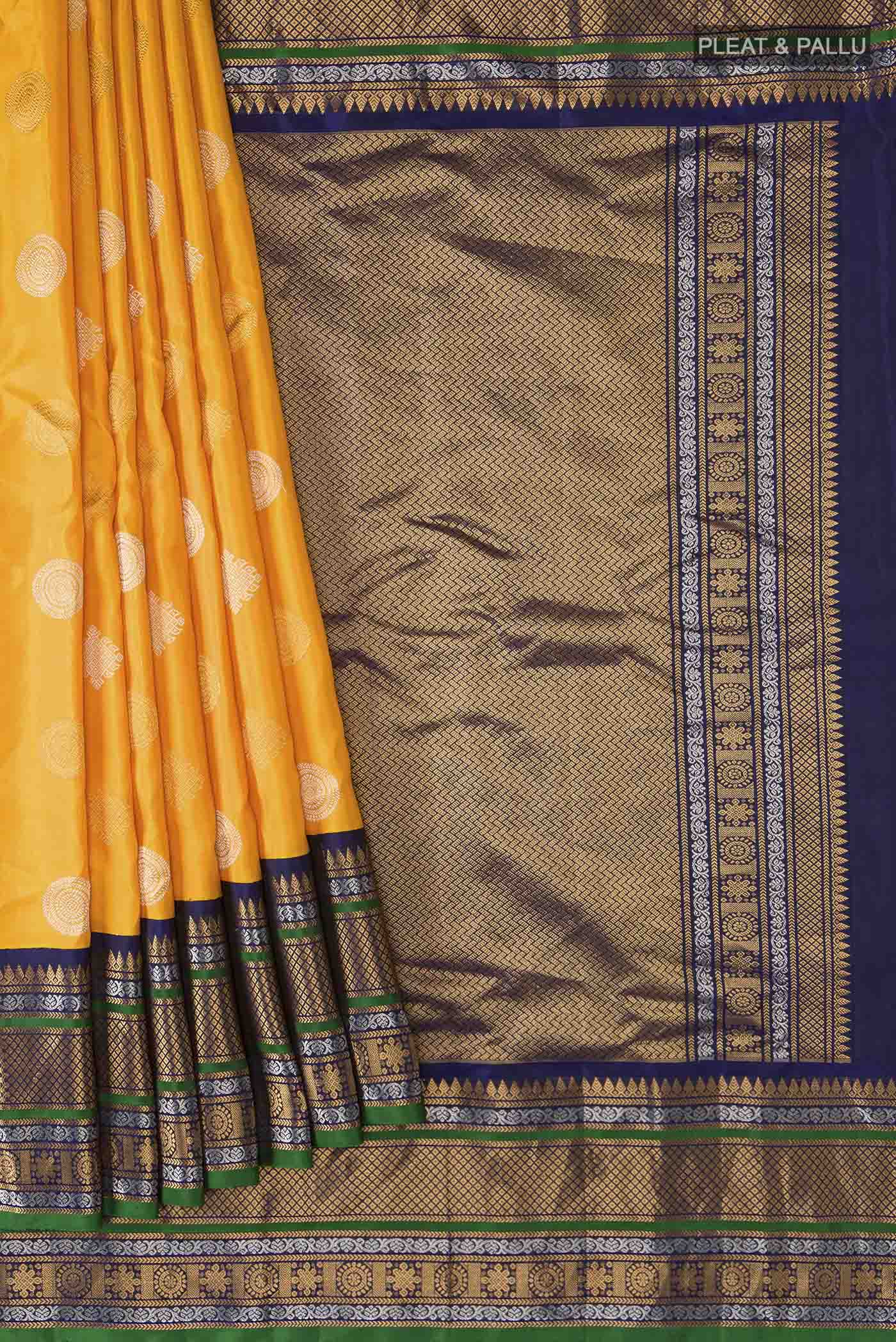 pleats pallu