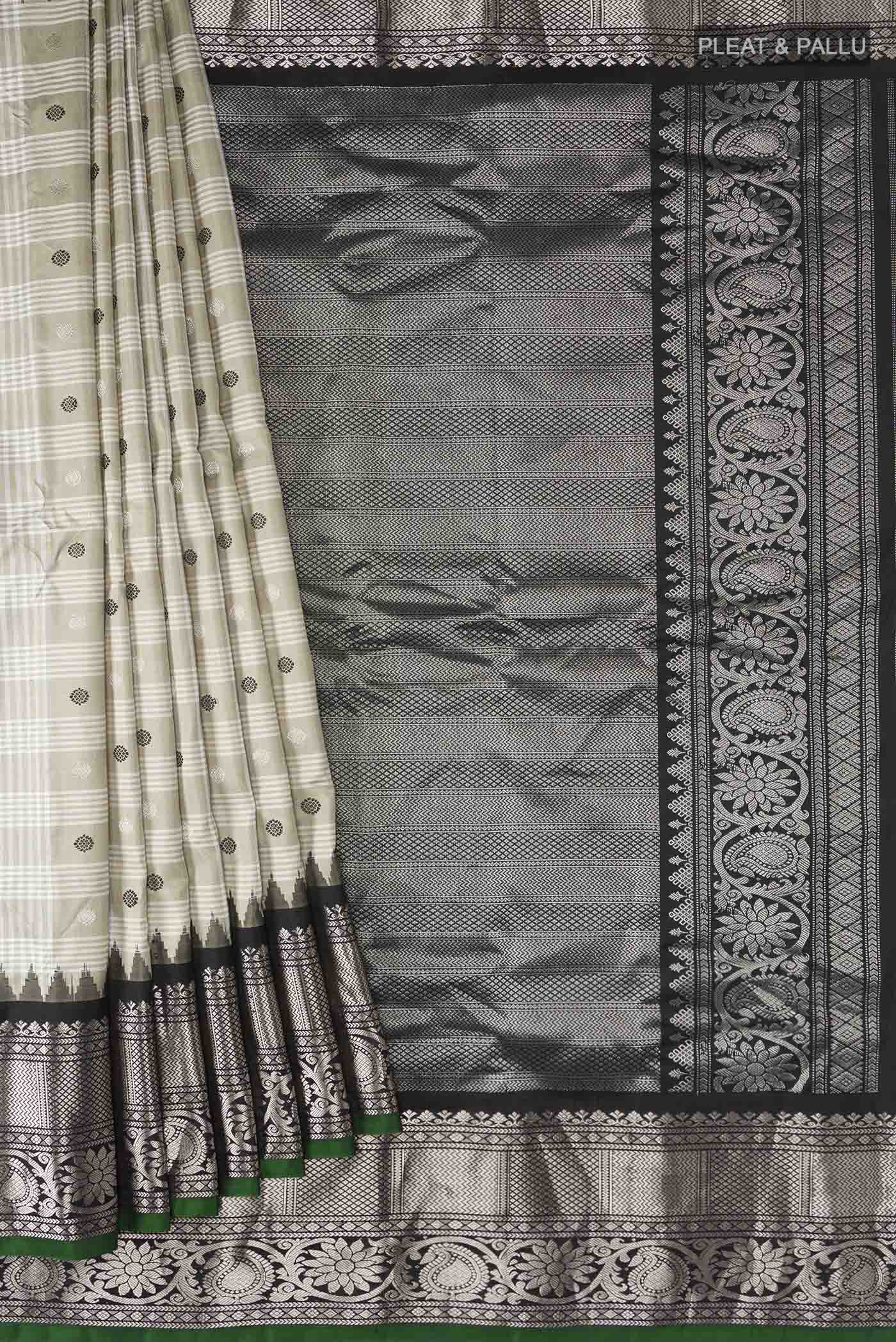 pleats pallu