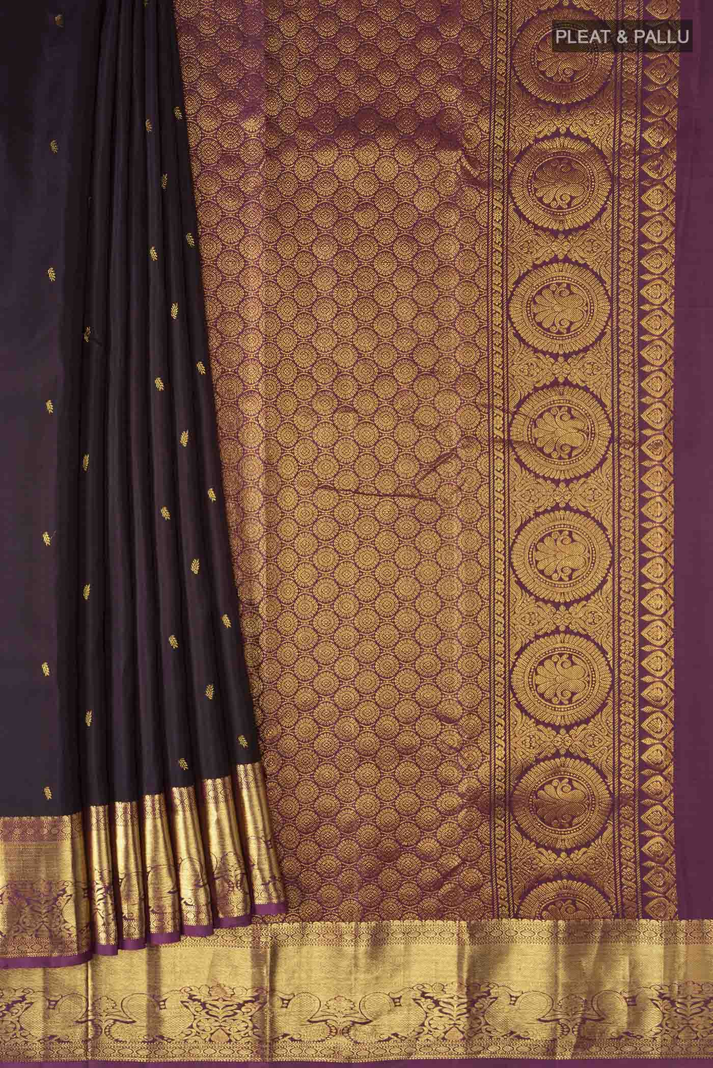 pleats pallu