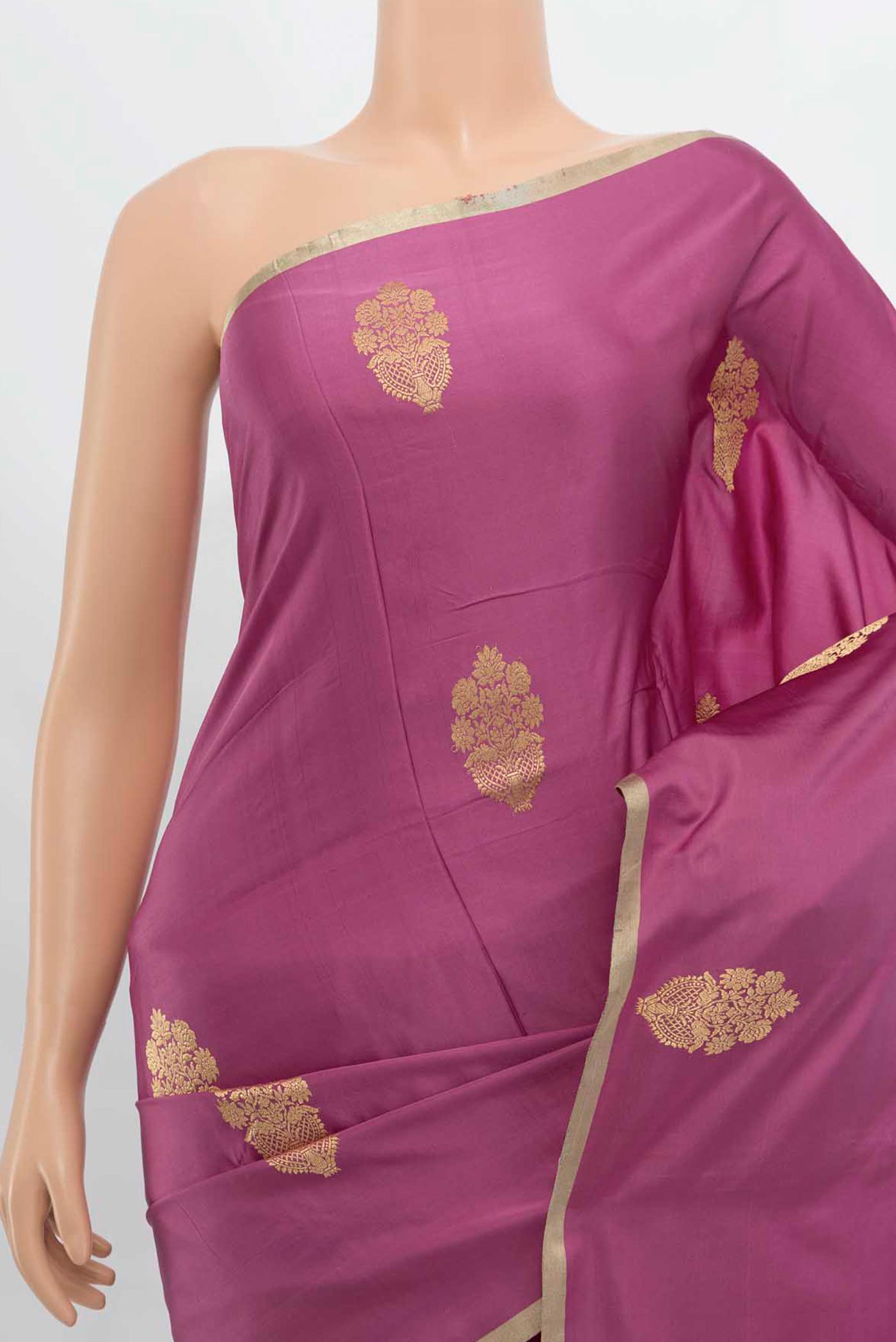 Border image of Light Magenta Banarasi Katan Silk Saree with Zari Butta on the body and Silk Border. 