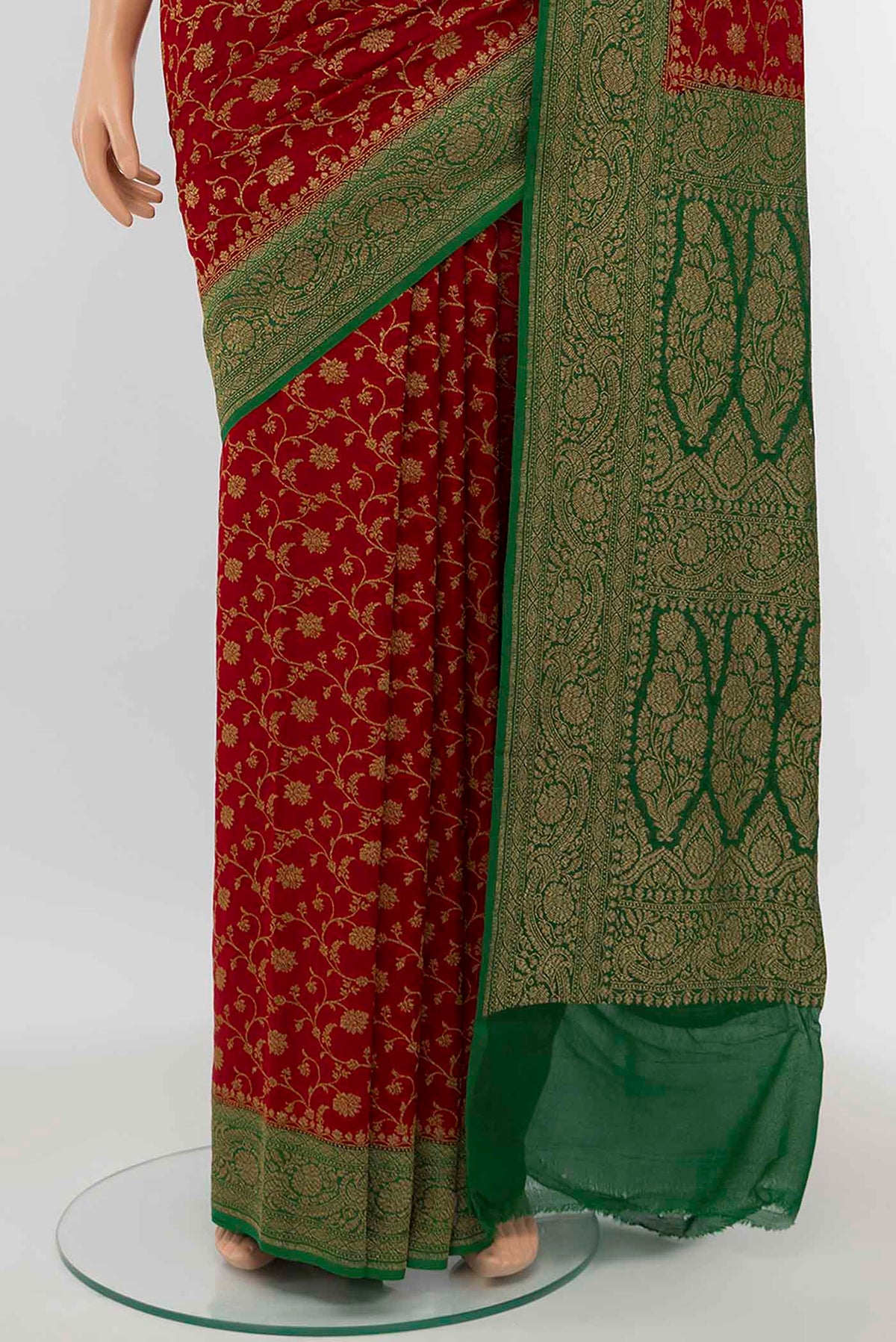 Pleats and pallu of Dark Blue Pochampally Silk Saree with Pure Ikat on the body and Silk Border