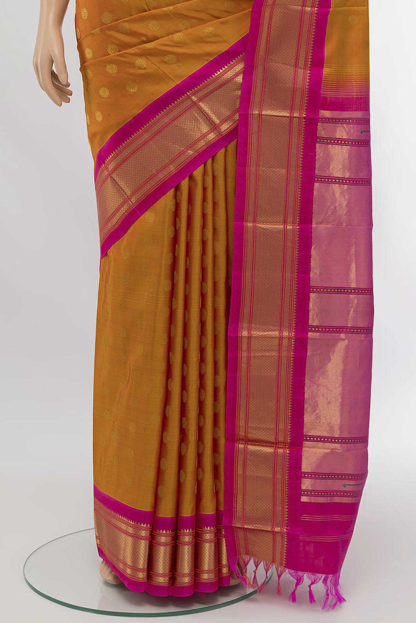 pleats pallu