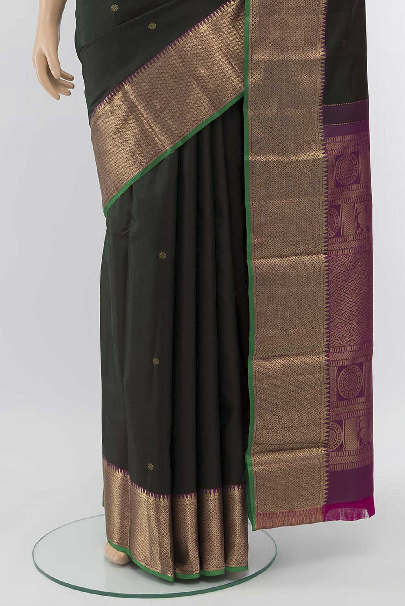 pleats pallu