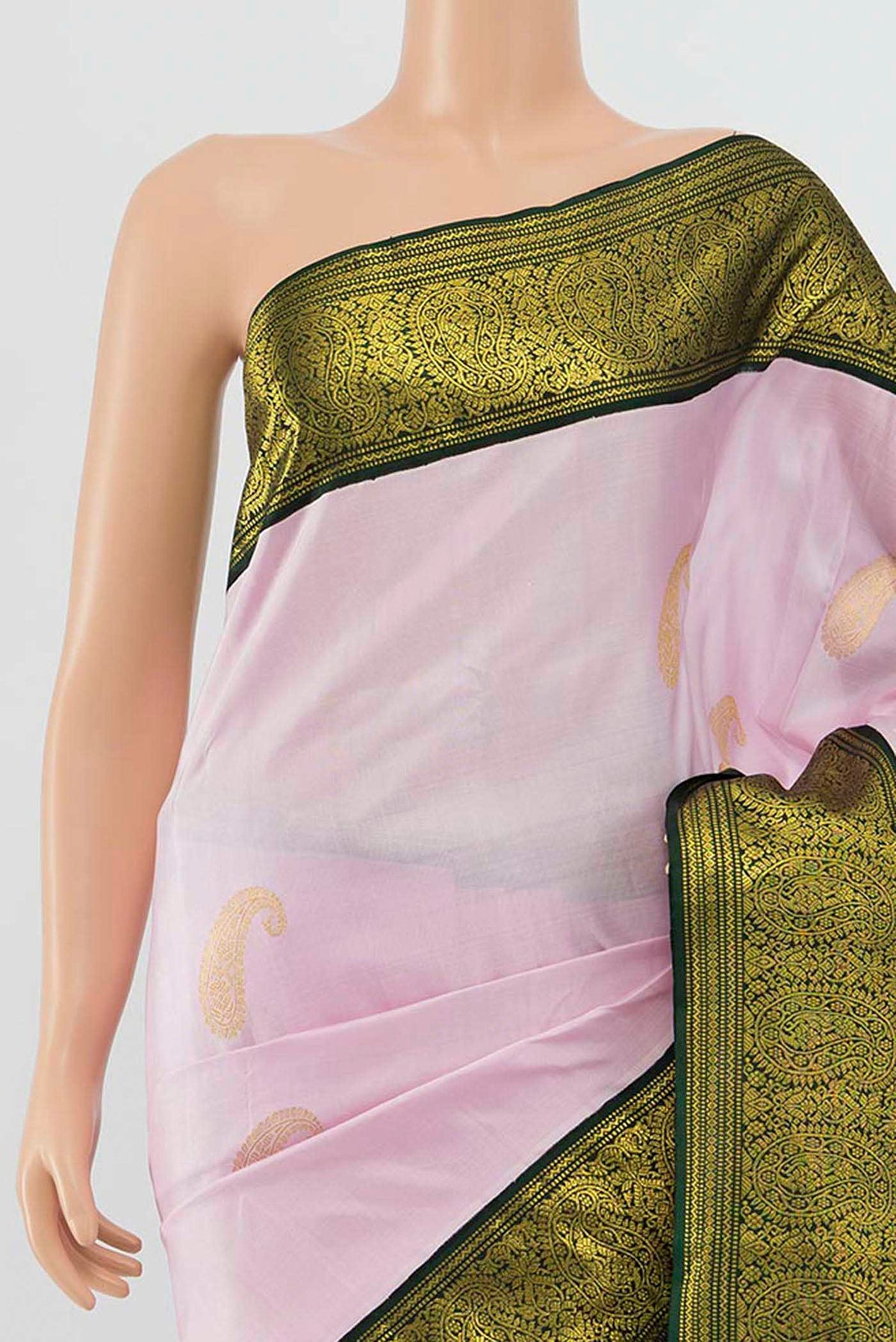 Border image of Pure Silk Pure Zari Rose pink Kanchipuram Saree with Zari Butta on the body and Zari Border