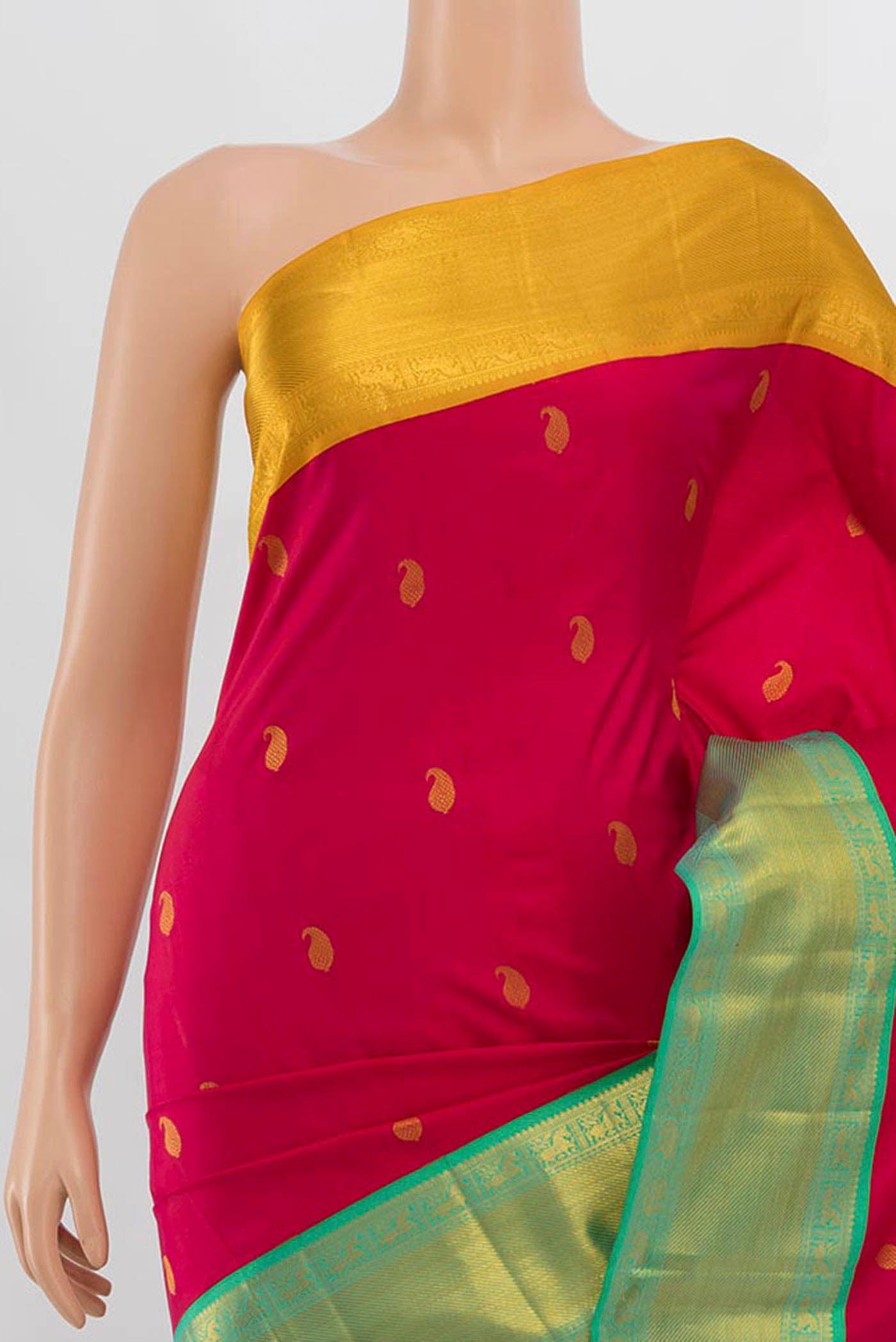 Border image of Imperial Pink Kanchipuram Silk Saree with Zari Butta on the body and Silk Border. 