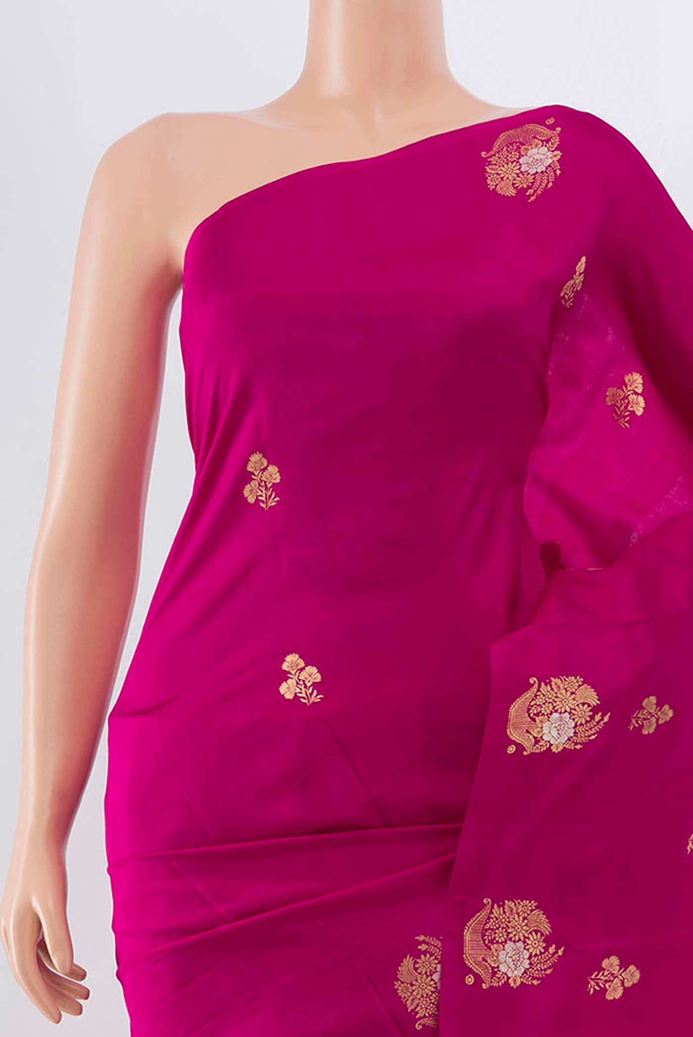 Border image of Magenta Banarasi Katan Silk Saree with Zari Butta on the body and Without Border