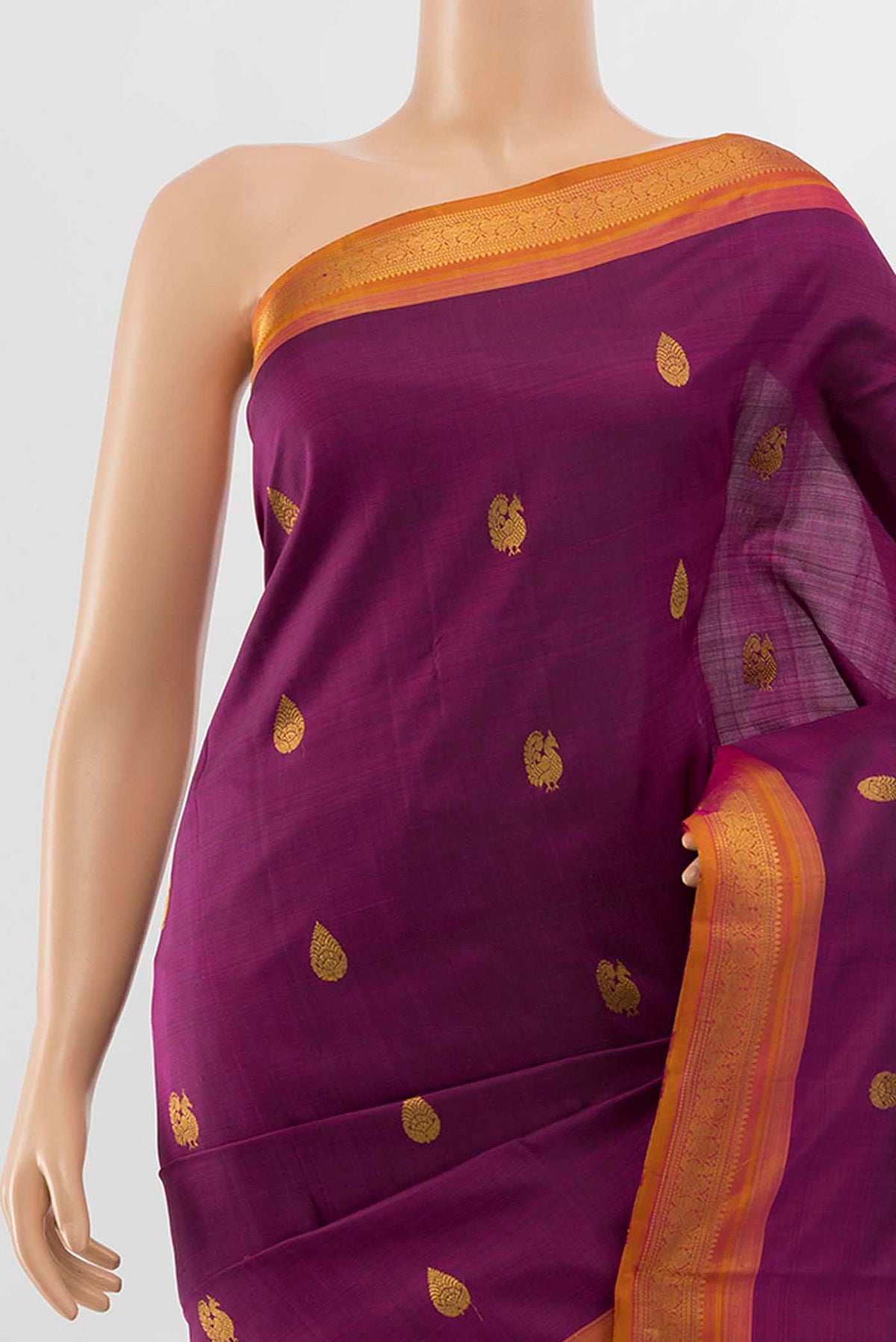 Border image of Magenta Kanchipuram Silk Saree with Zari Butta on the body and Silk Border