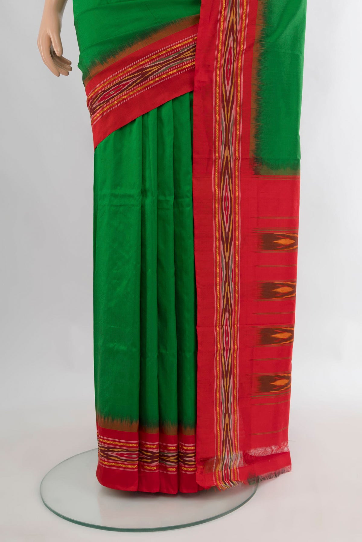 Pleats and pallu of Pure Silk Green Pochampally Saree with Pure Ikat on the body and Ikat Border. 