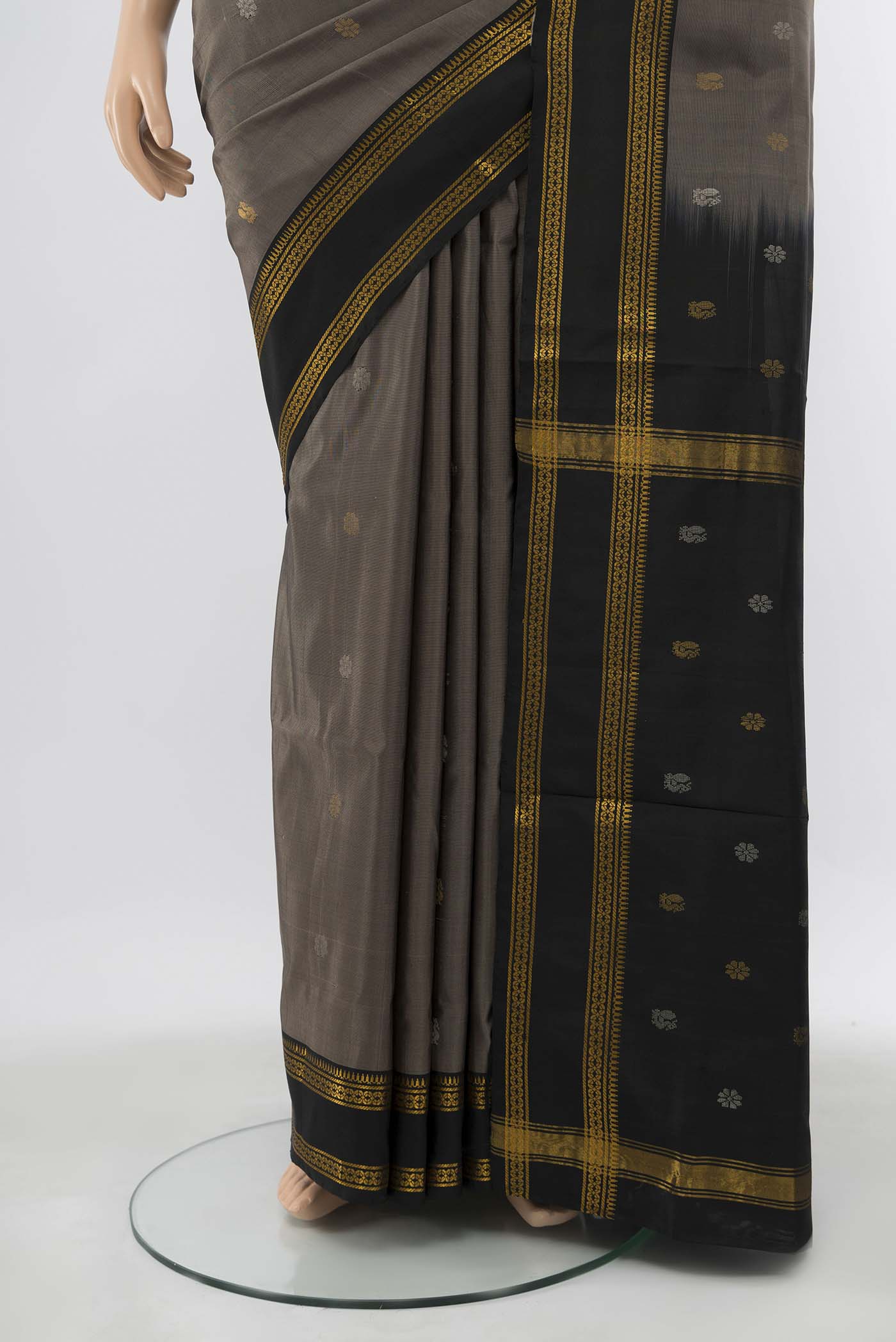 pleats pallu