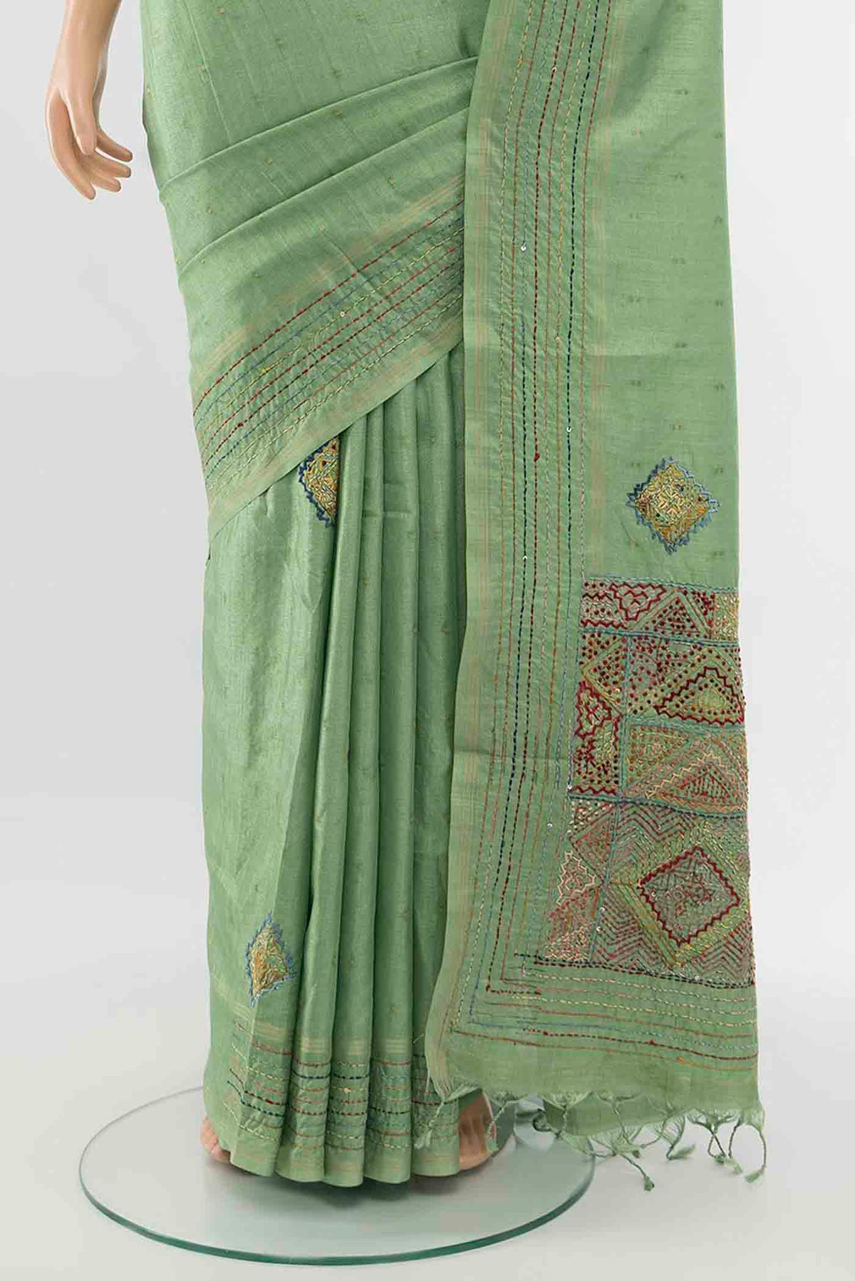 Pleats and pallu of Pista Green Art Silk Saree with Thread Butta on the body and Thread Border