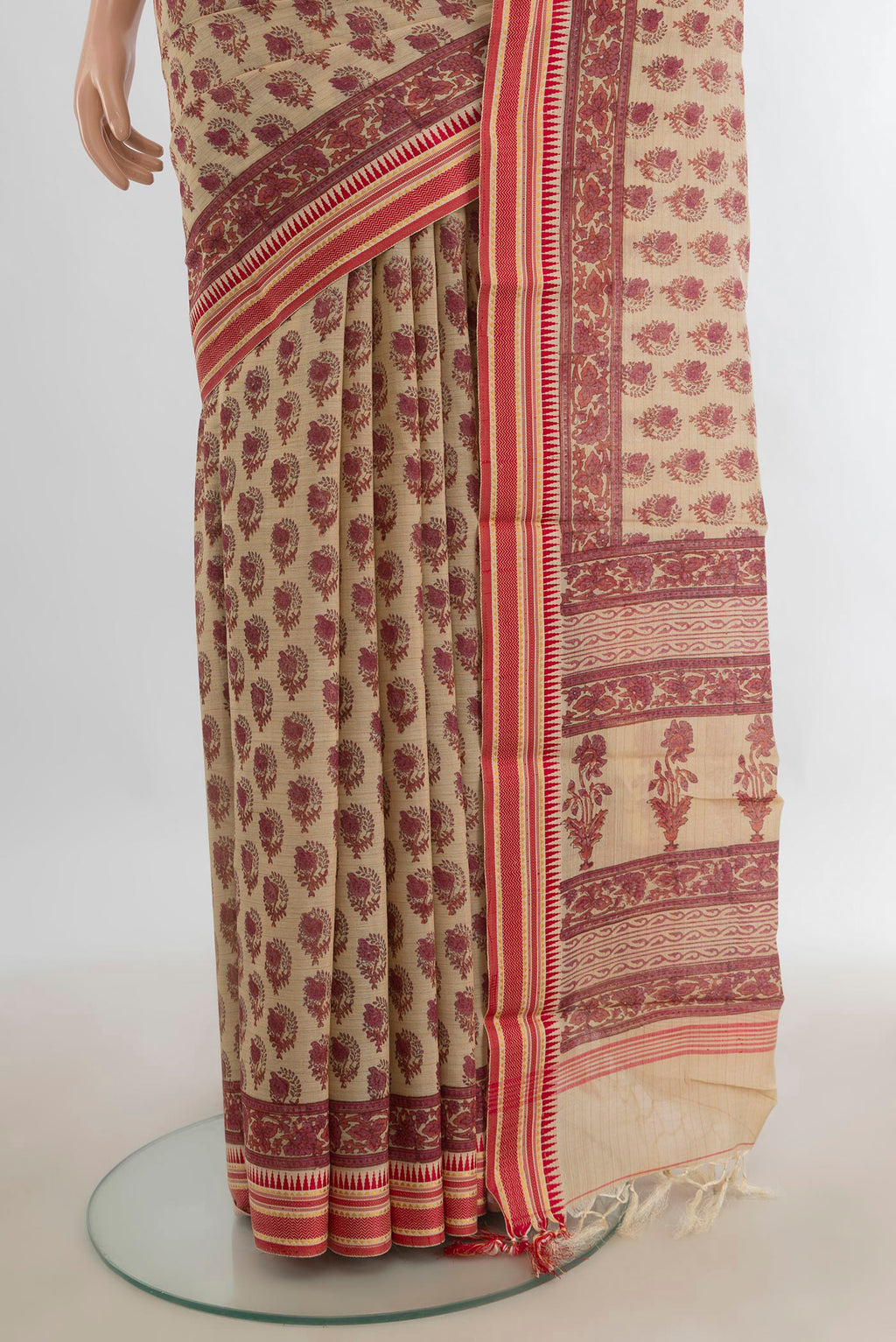 Pleats and pallu of Multi Color Maheshwari Cotton Saree with Floral Print on the body and Silk Border. 
