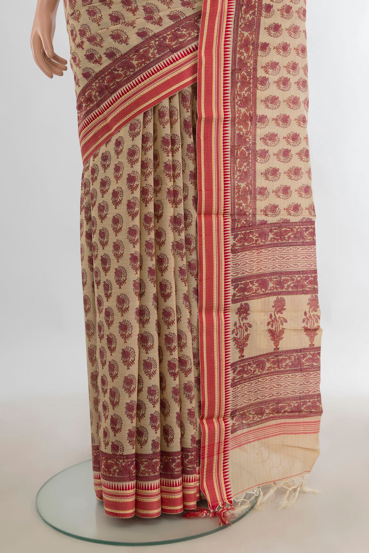 Pleats and pallu of Multi Color Maheshwari Cotton Saree with Floral Print on the body and Silk Border. 