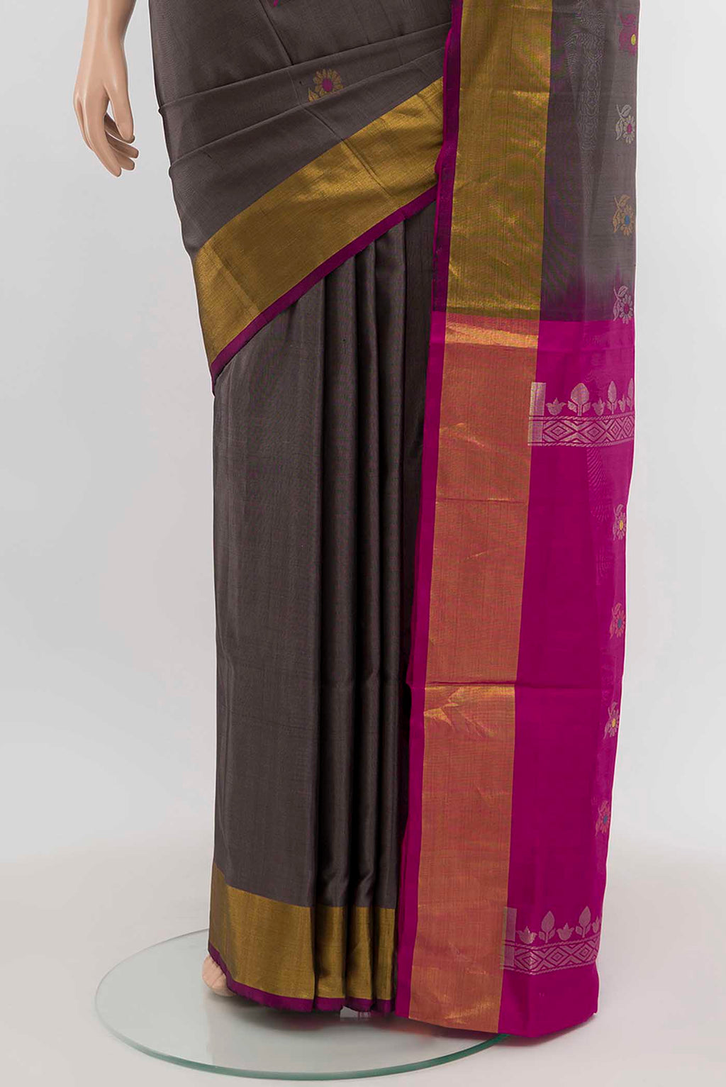 pleats pallu