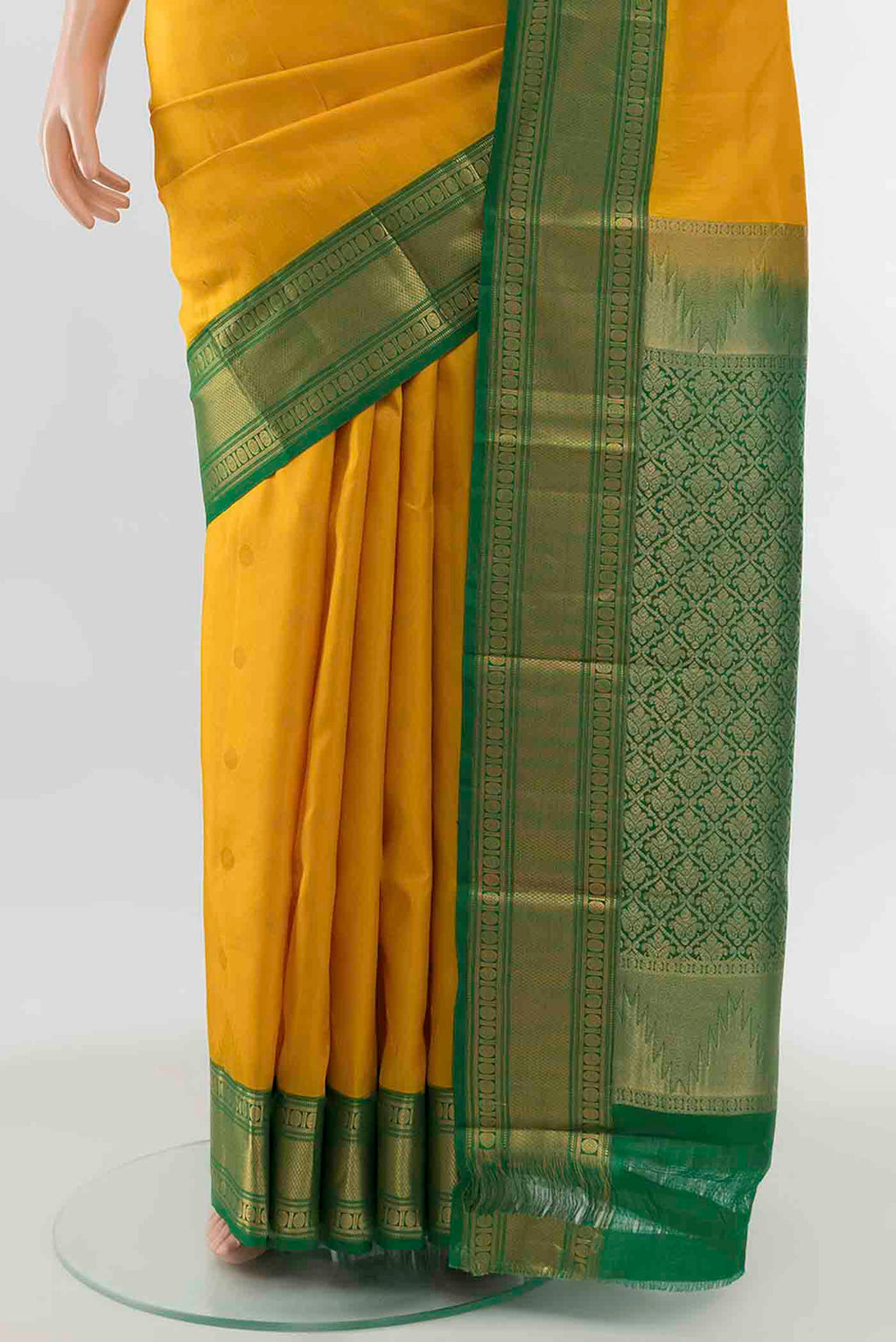 pleats pallu