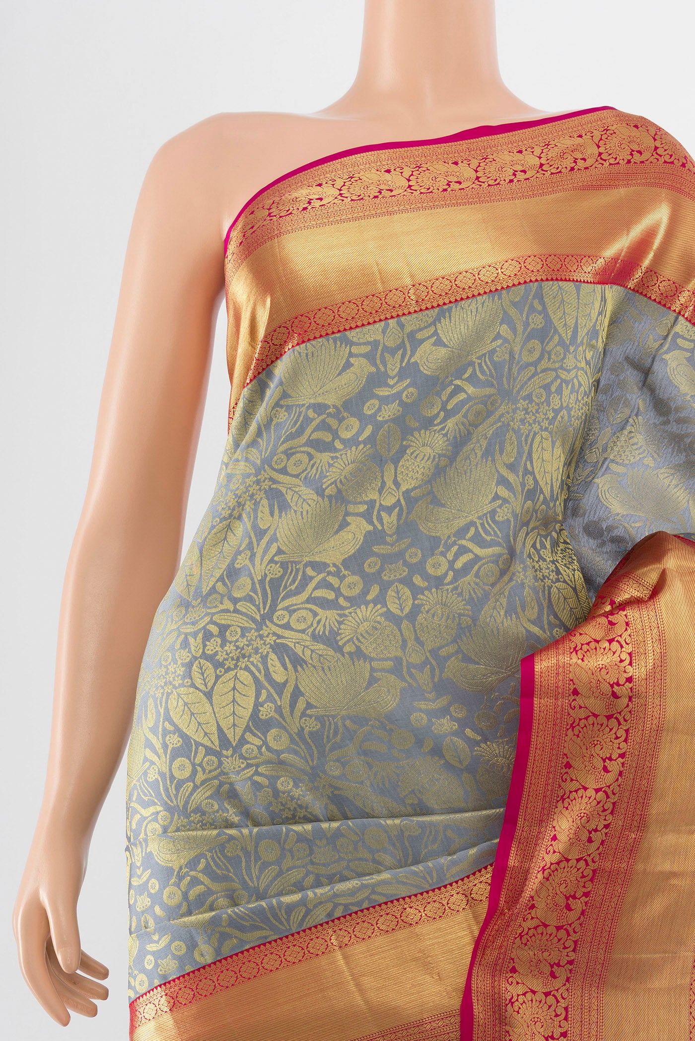 Border image of Pure Silk Pure Zari Davys Grey Kanchipuram Nine Yards Saree with Zari Butta on the body and Silk Border. 
