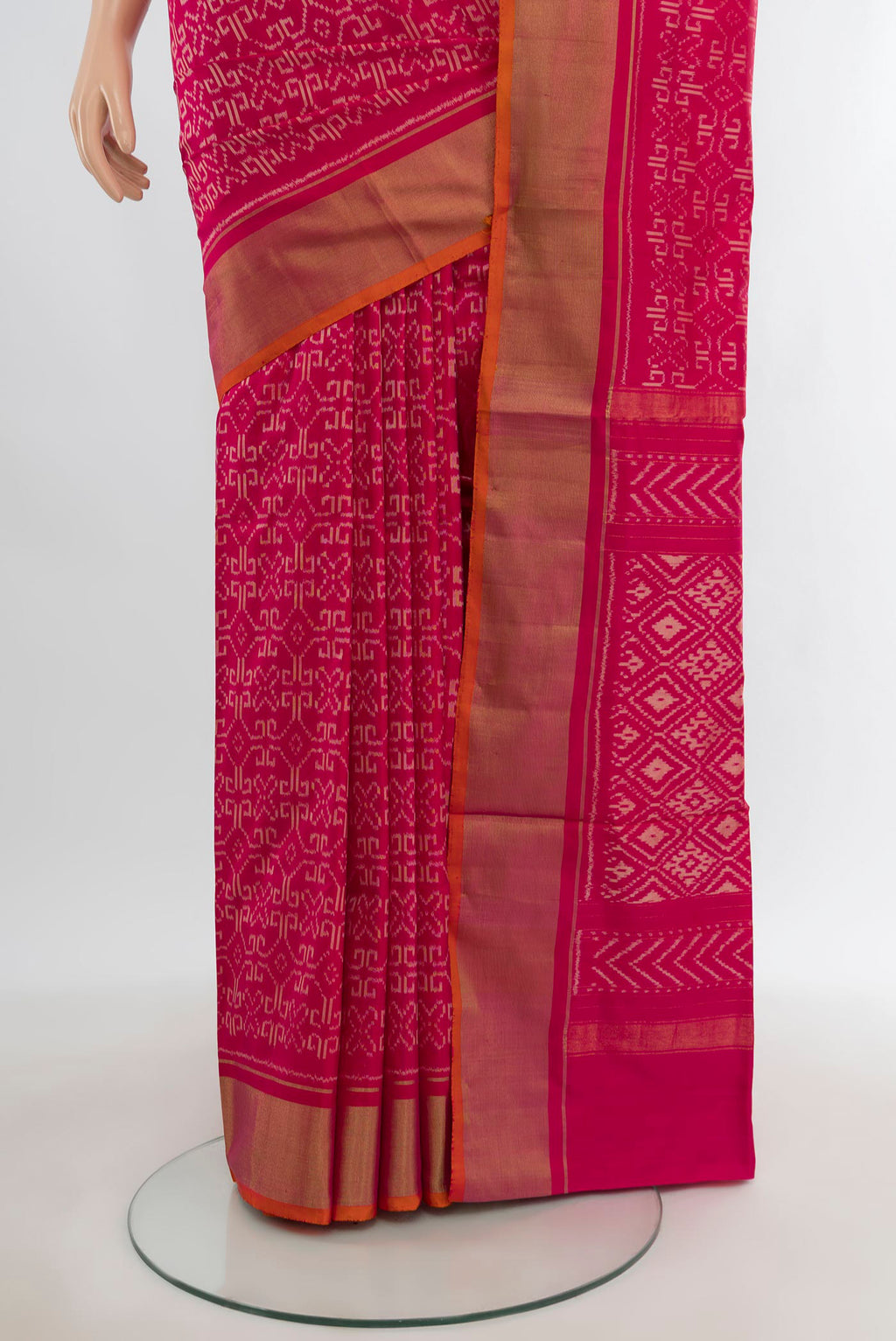 Pleats and pallu of Dark Pink Pochampally Silk Saree with Pure Ikat on the body and Zari Border. 