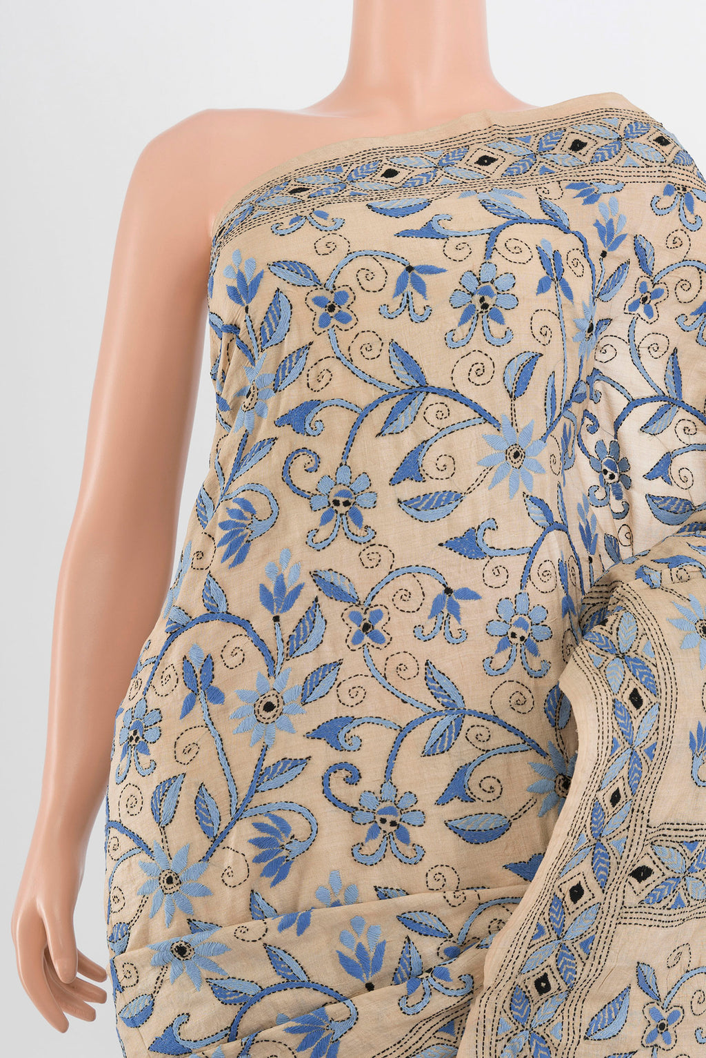 Border image of Beige Kantha Silk Saree with Embroidery on the body and Embroidery Border. 