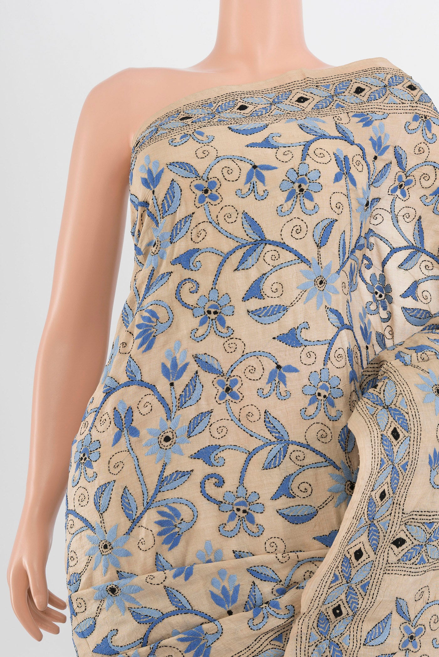 Border image of Beige Kantha Silk Saree with Embroidery on the body and Embroidery Border. 