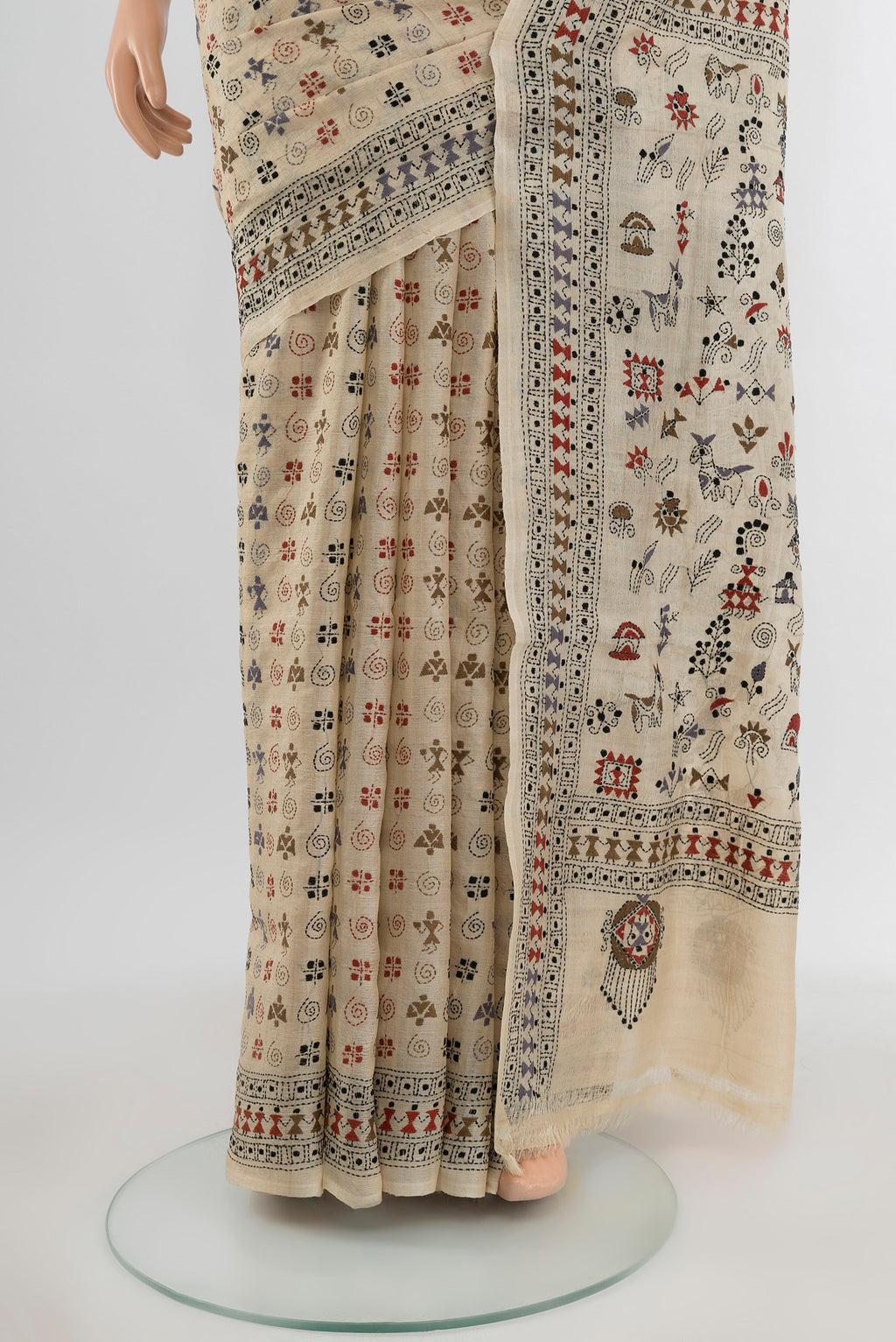 Pleats and pallu of Beige Kantha Silk Saree with Embroidery on the body and Embroidery Border. 