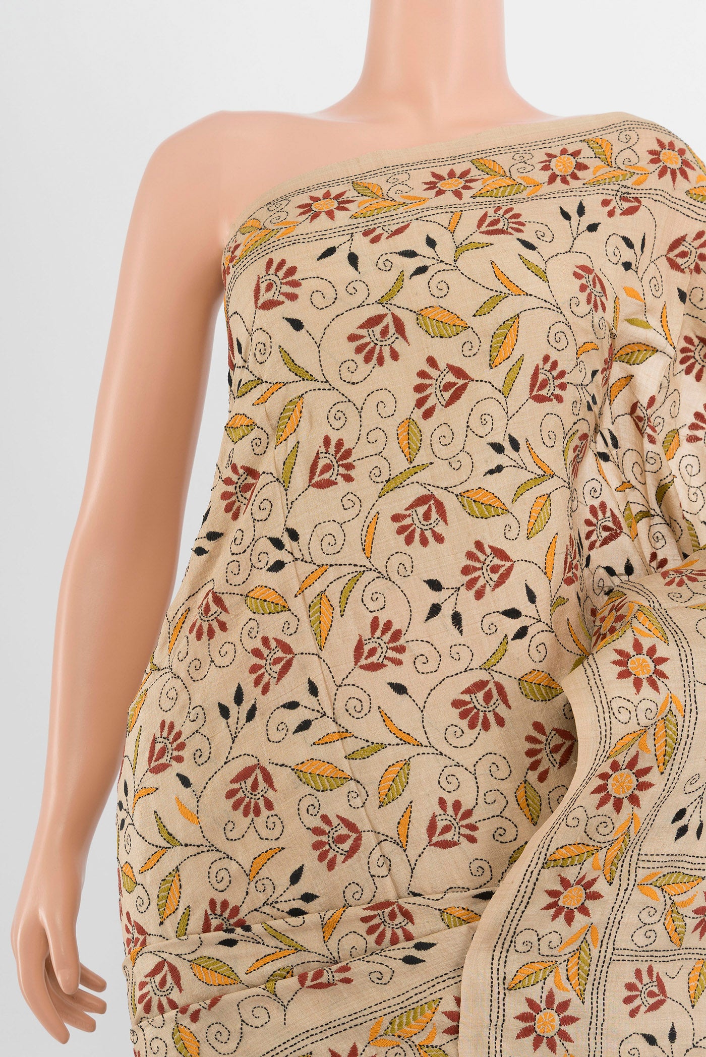 Border image of Beige Kantha Silk Saree with Embroidery on the body and Embroidery Border. 