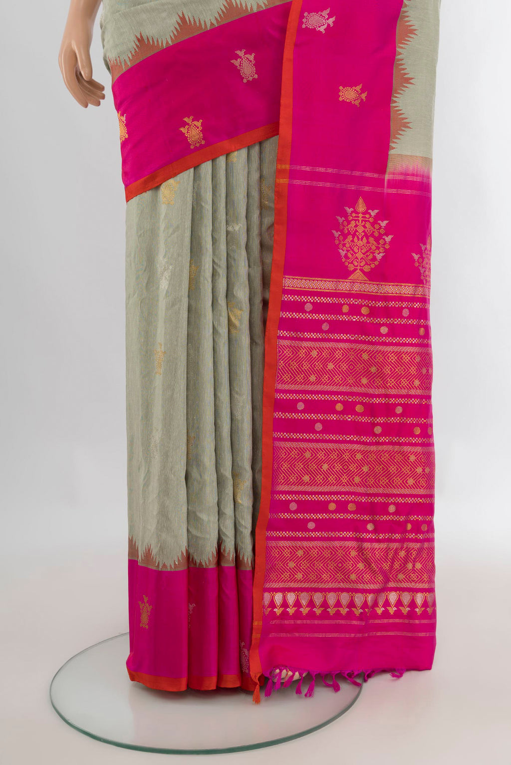 Pleats and pallu of Pure Silk Grey Gadwal Saree with Zari Butta on the body and Zari Border. 