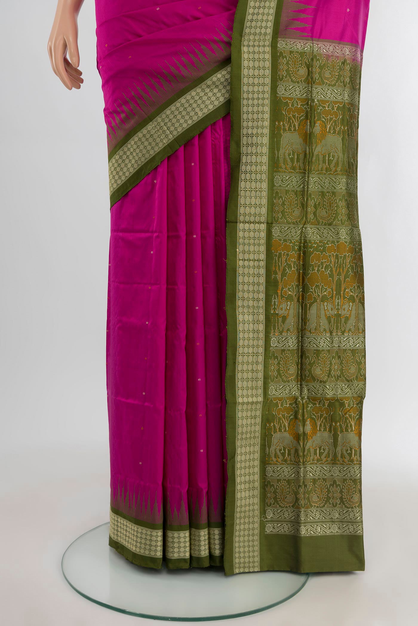 Pleats and pallu of Magenta Orissa Silk Saree with Thread Butta on the body and Thread Border. 