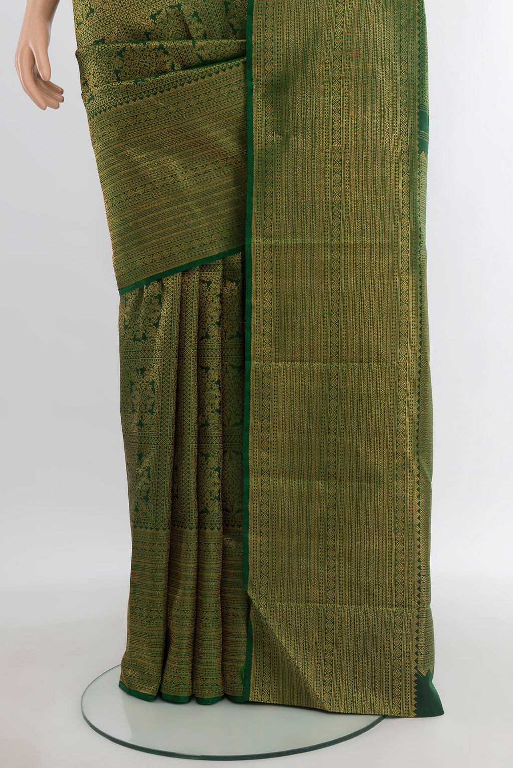 Pleats and pallu of Bottle Green Kanchipuram Silk Saree with Zari Brocade on the body and Zari Border. 