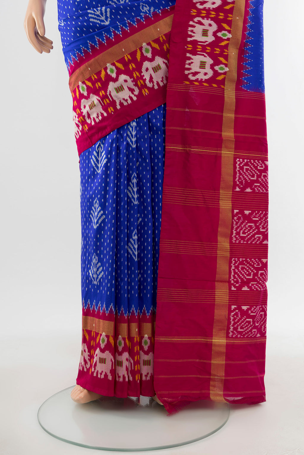 Pleats and pallu of Dark Blue Pochampally Saree with Ikat Print on the body and Silk Border. 