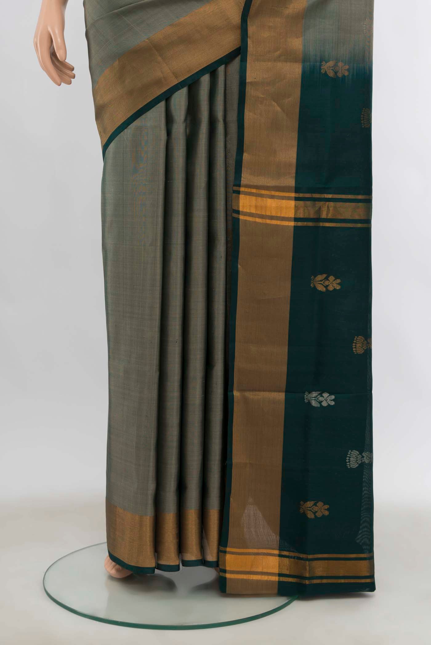 pleats pallu