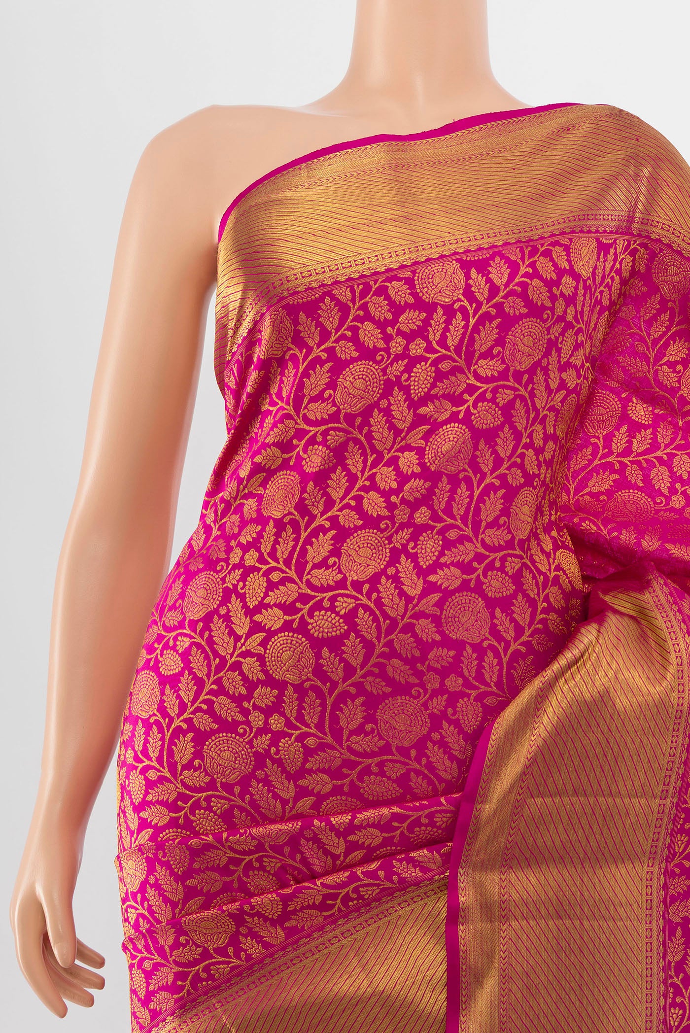 Border image of Pure Silk Pure Zari Magenta Kanchipuram Saree with Zari Butta on the body and Silk Border. 
