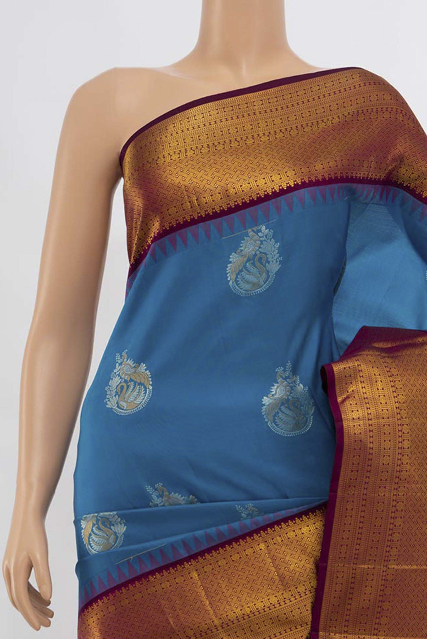 Border image of Dark Blue Kanjivaram Silk Saree with Zari Butta on the body and Silk Border. 