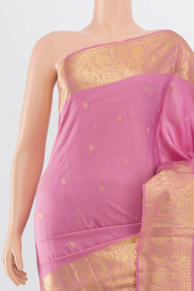 Border image of Pure Silk Pure Zari Rose Gold Kanchipuram Saree with Zari Brocade on the body and Silk Border. 