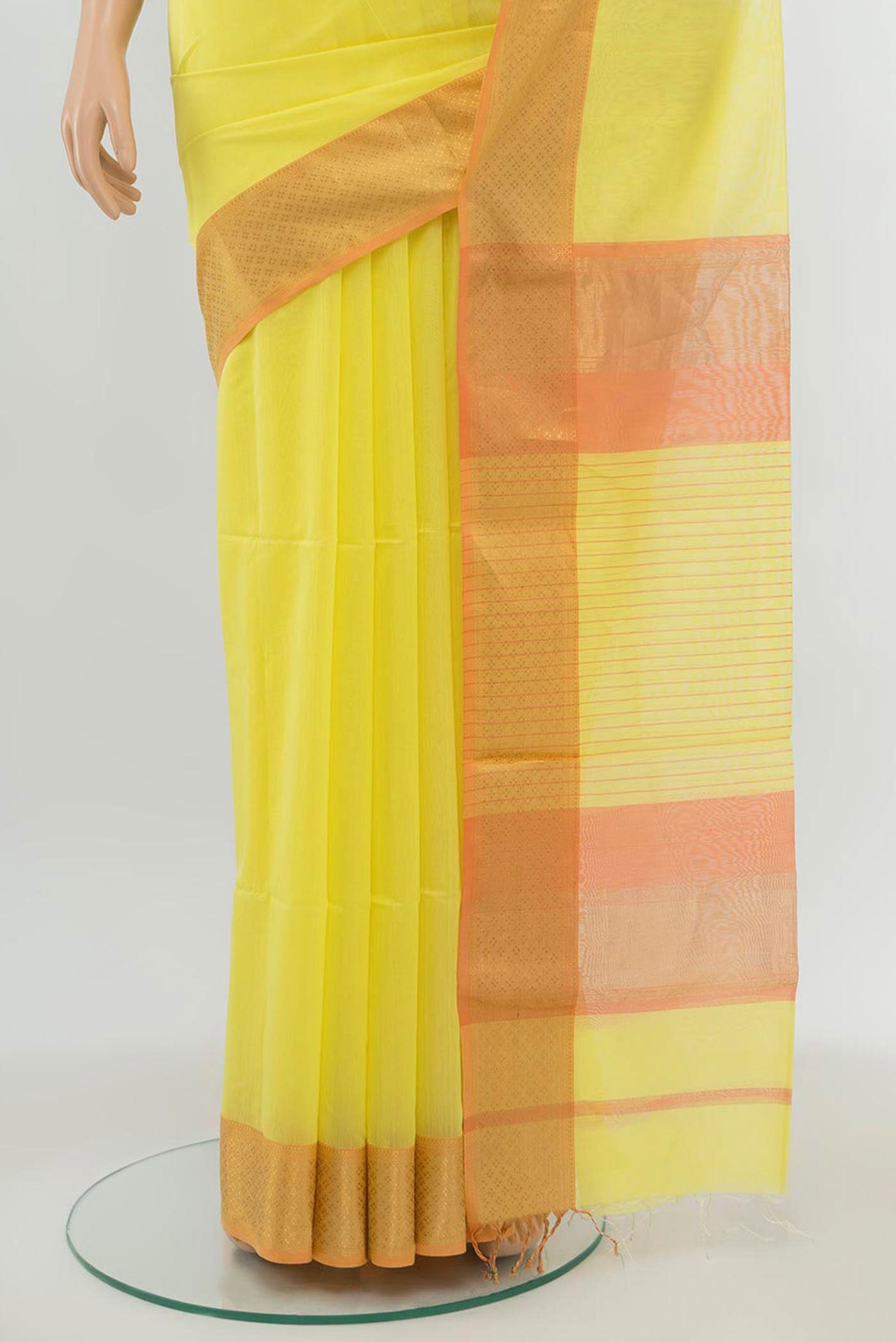 Pleats and pallu of Lemon Yellow Maheshwari Silk Cotton Saree with Plain Body and Fancy Border. 