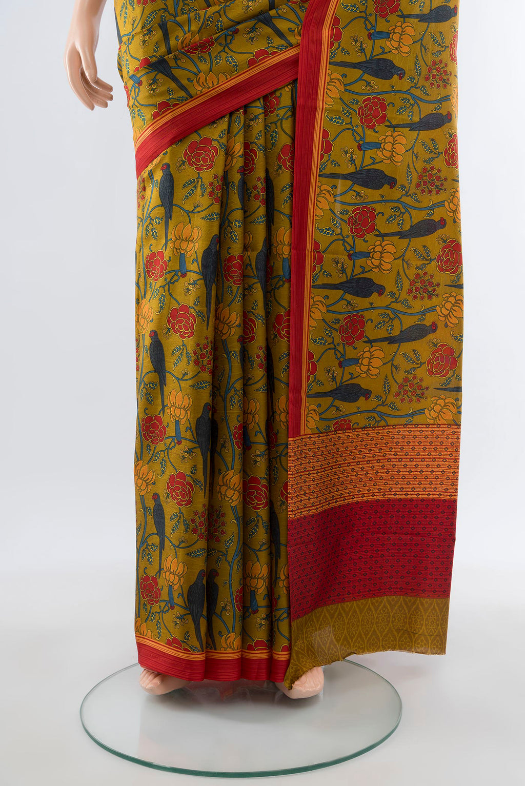 Pleats and pallu of Mehandi Green Printed Silk Saree with Bird Print on the body and Plain Border. 