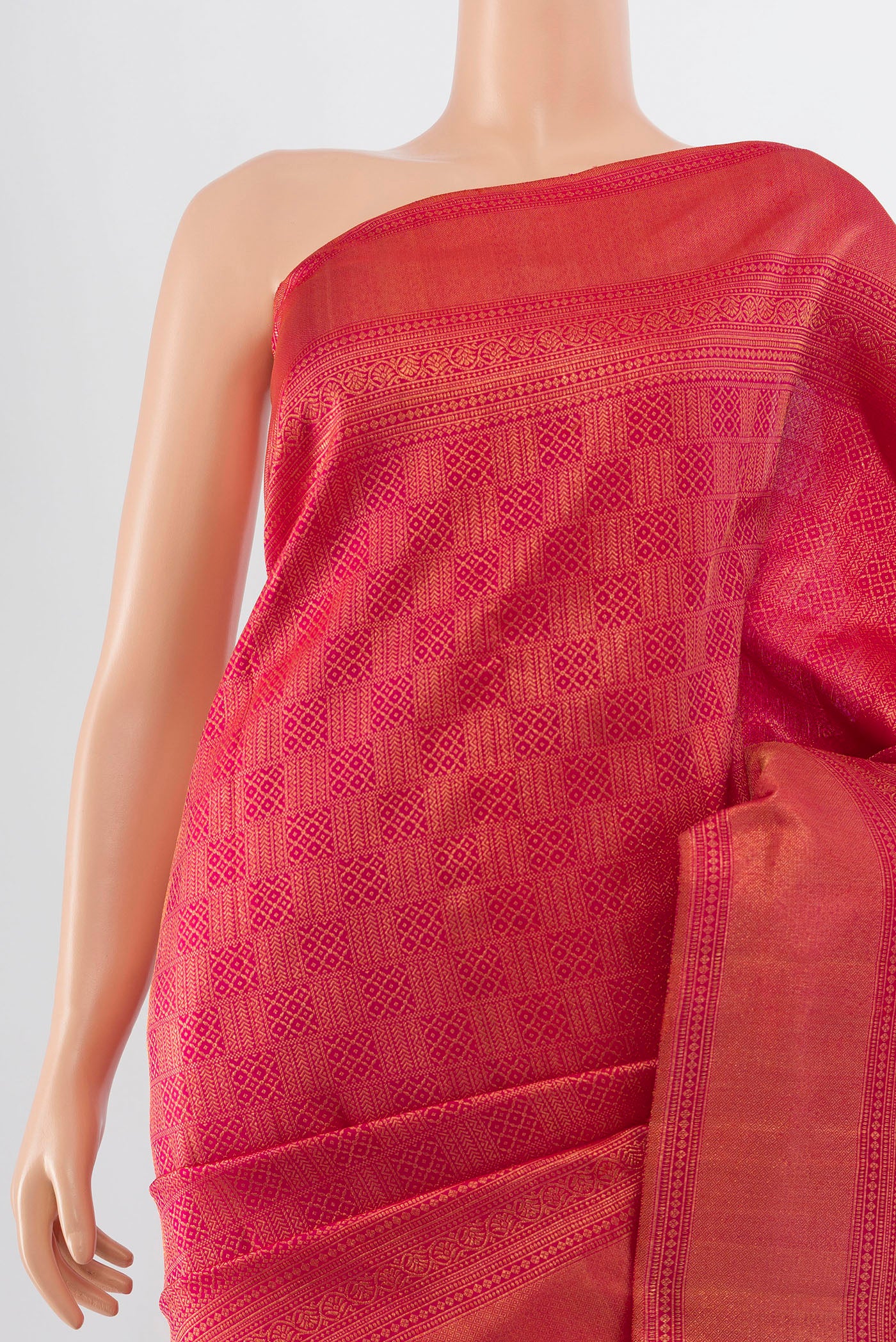 Border image of Dark Pink Kanchipuram Silk Saree with Zari Butta on the body and Silk Border. 