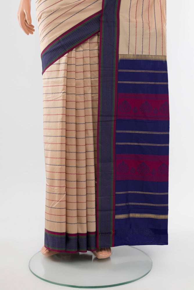 Pleats and pallu of Beige Bangalore Silk - kadyal Saree with Checked design on the body and Silk Border. 