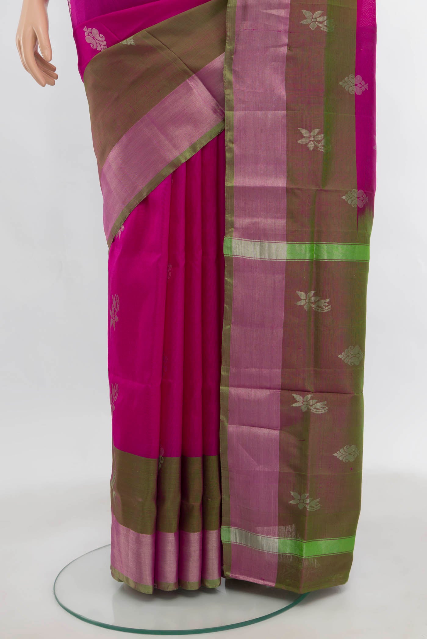Pleats and pallu of Magenta Uppada Silk Saree with Zari Butta on the body and Zari Border. 