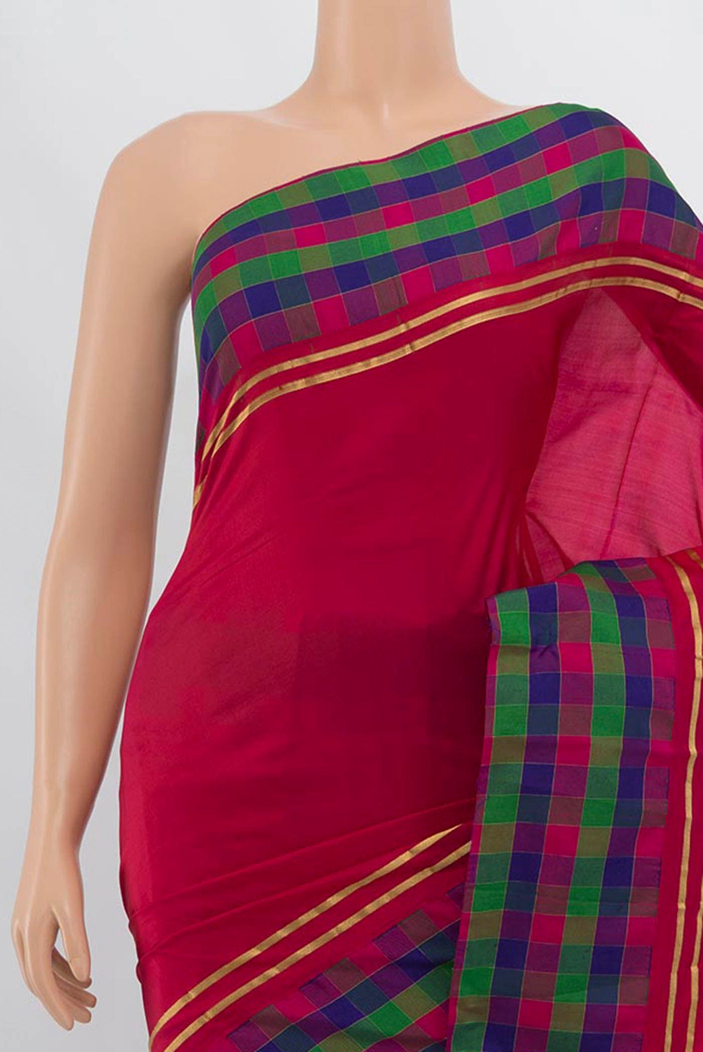 Border image of Dark Pink Pochampally Saree with Ikat Print on the body and Silk Border. 