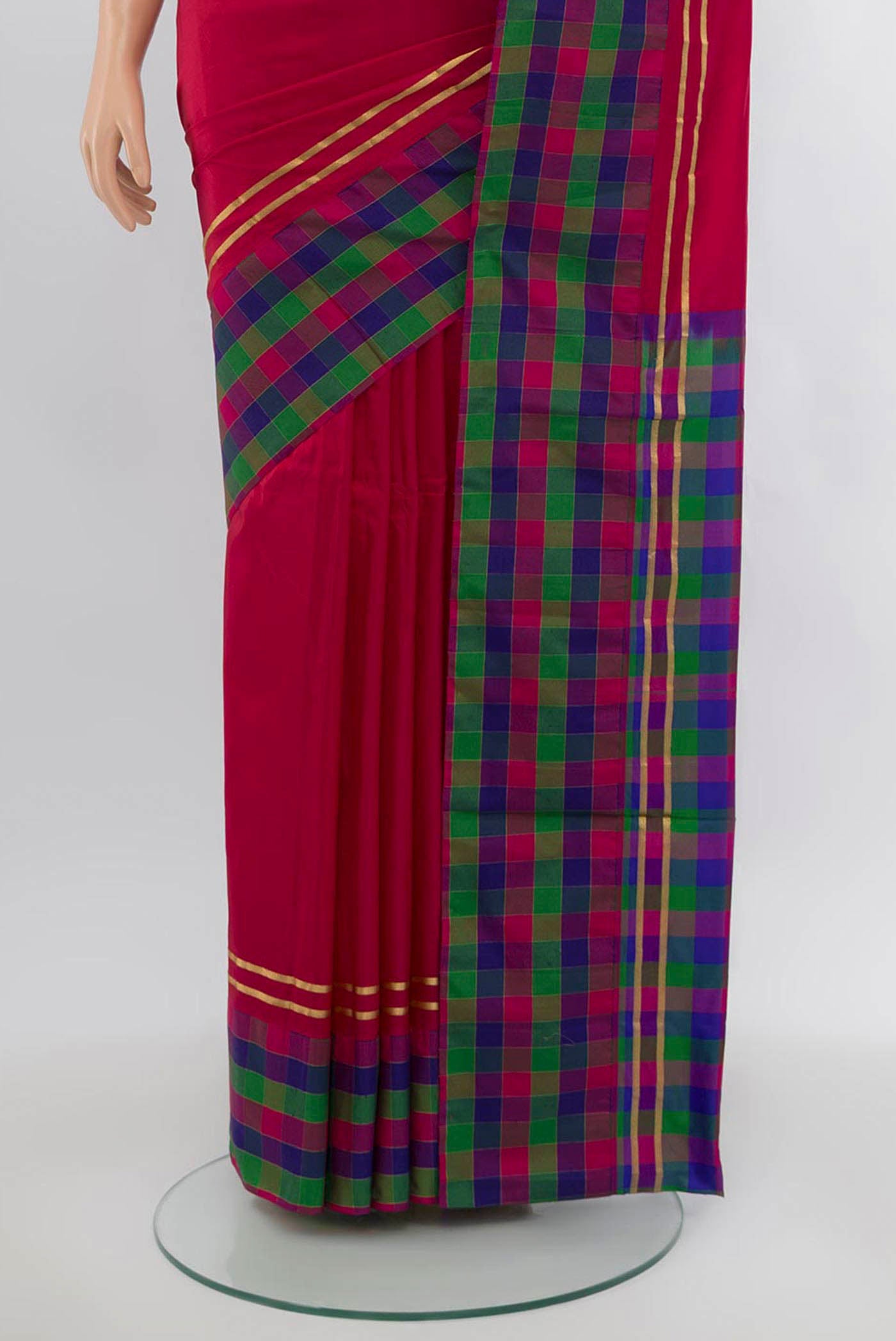 Pleats and pallu of Dark Pink Pochampally Saree with Ikat Print on the body and Silk Border. 