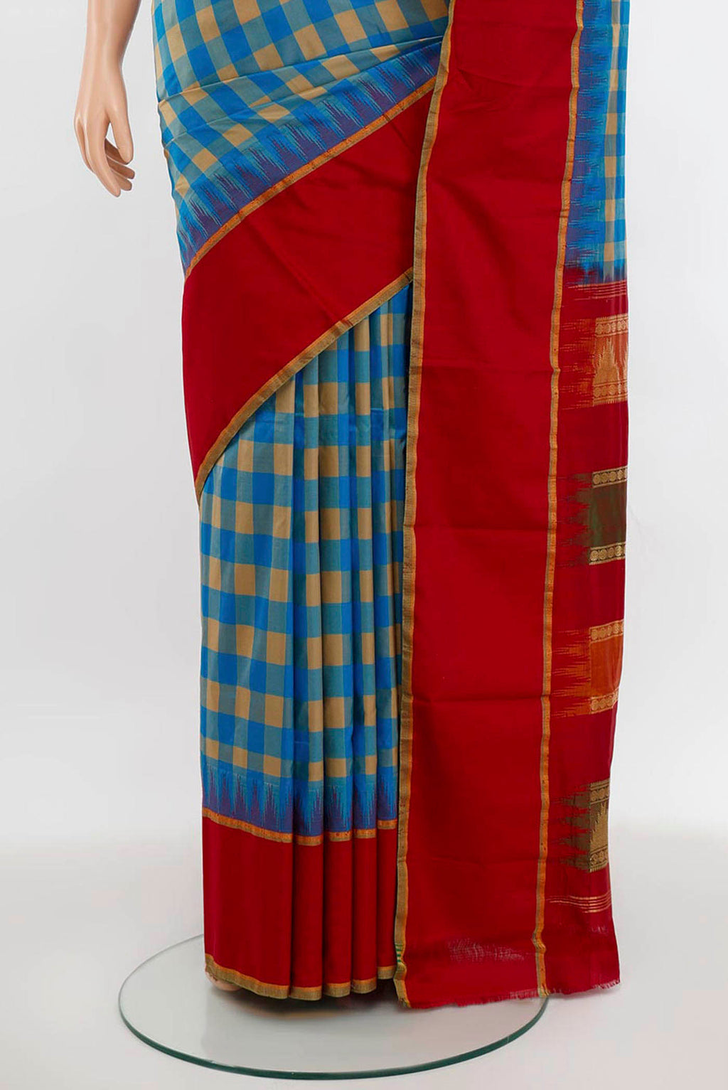Pleats and pallu of Multi Color Bangalore Silk - kadyal Saree with Checked design on the body and Silk Border. 