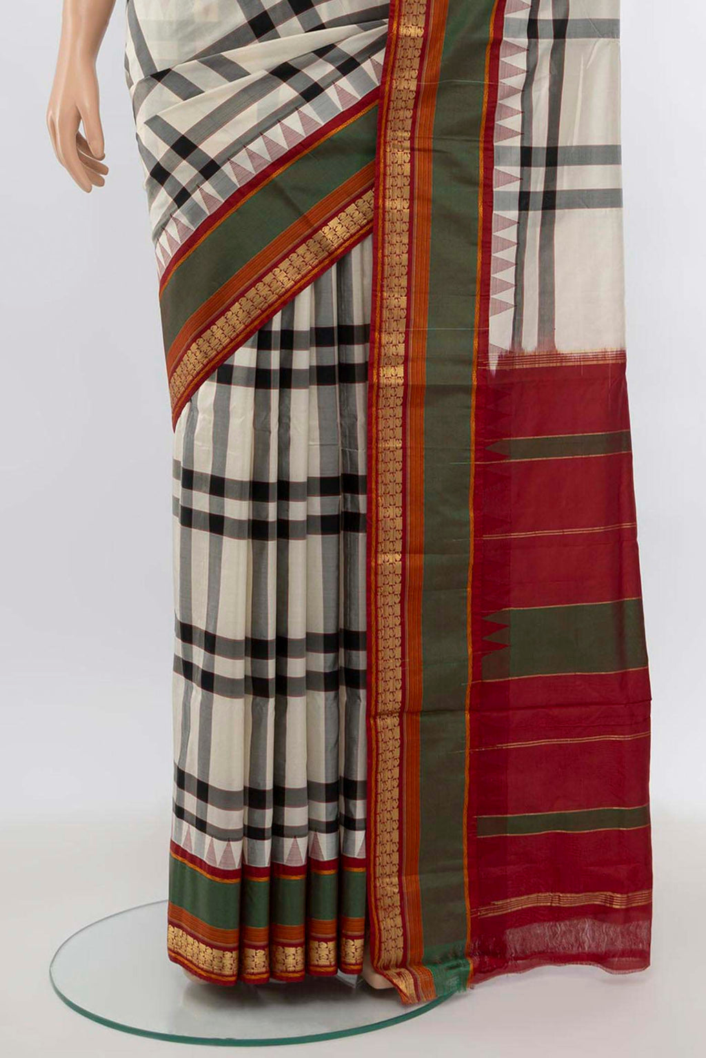 Pleats and pallu of Multi Color Bangalore Silk - kadyal Saree with Zari Butta on the body and Fancy Border. 