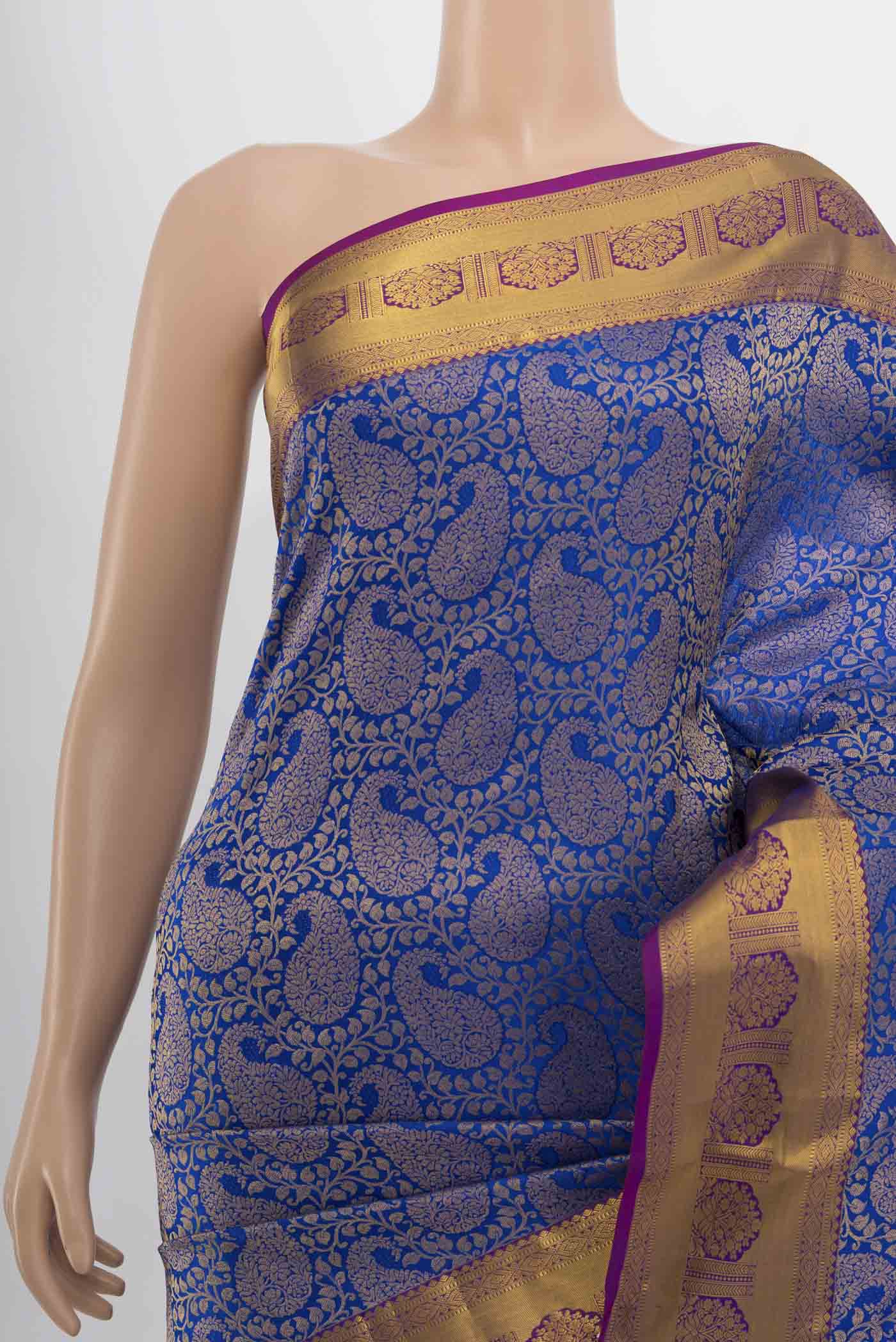 Border image of Dark Blue Kanchipuram Silk Saree with Zari Butta on the body and Silk Border. 